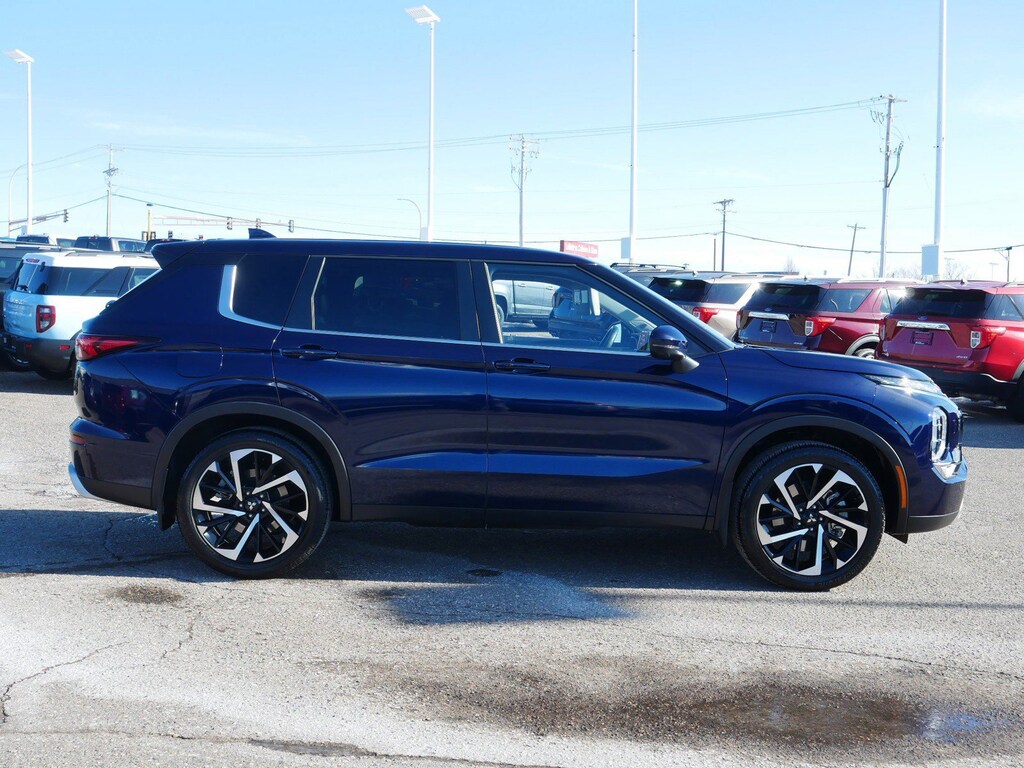Used 2024 Mitsubishi Outlander SE SE S-AWC