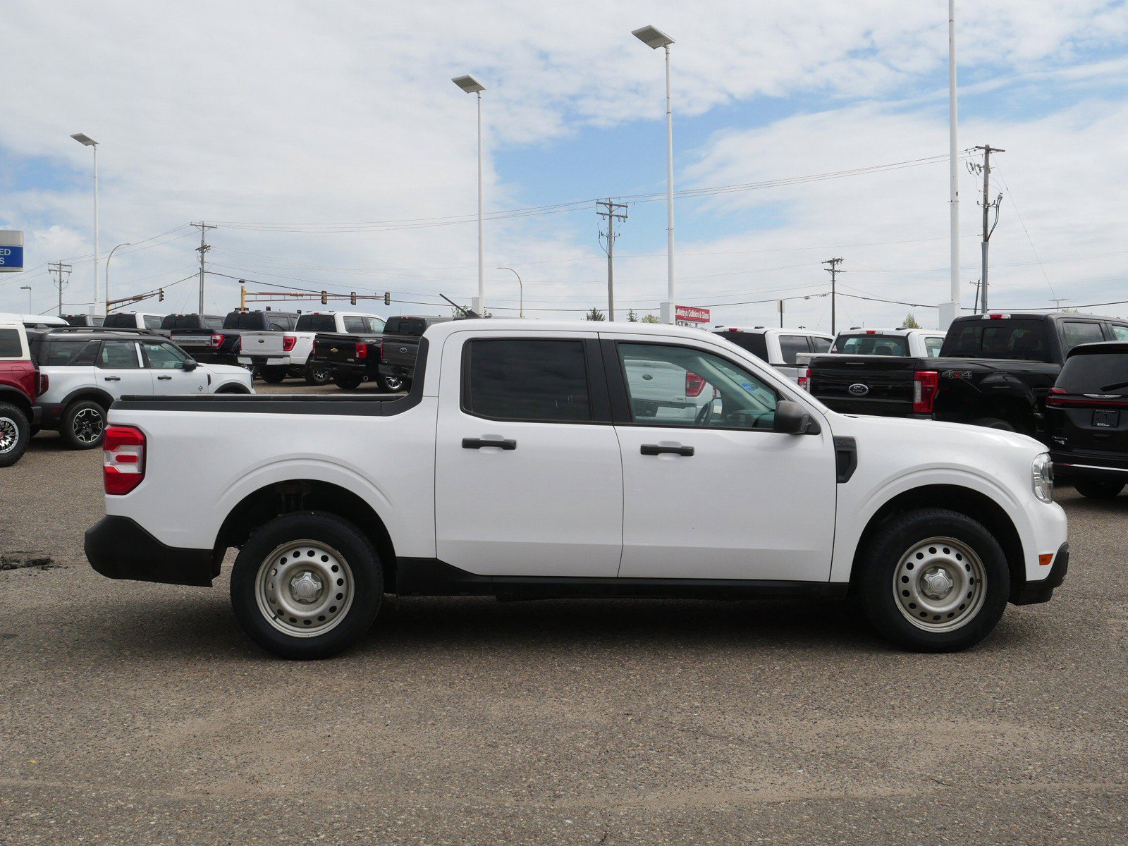 Used 2022 Ford Maverick XL with VIN 3FTTW8F97NRA95521 for sale in Inver Grove Heights, Minnesota