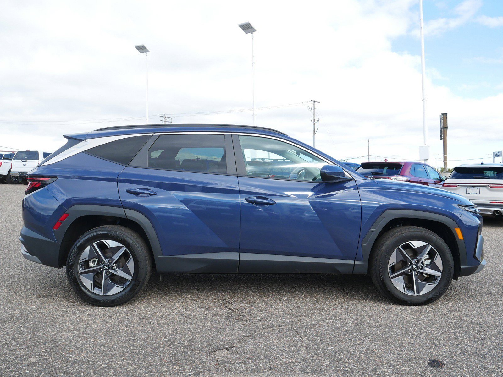 Used 2026 Hyundai Tucson SEL with VIN 5NMJBCDEXTH617111 for sale in Inver Grove Heights, Minnesota