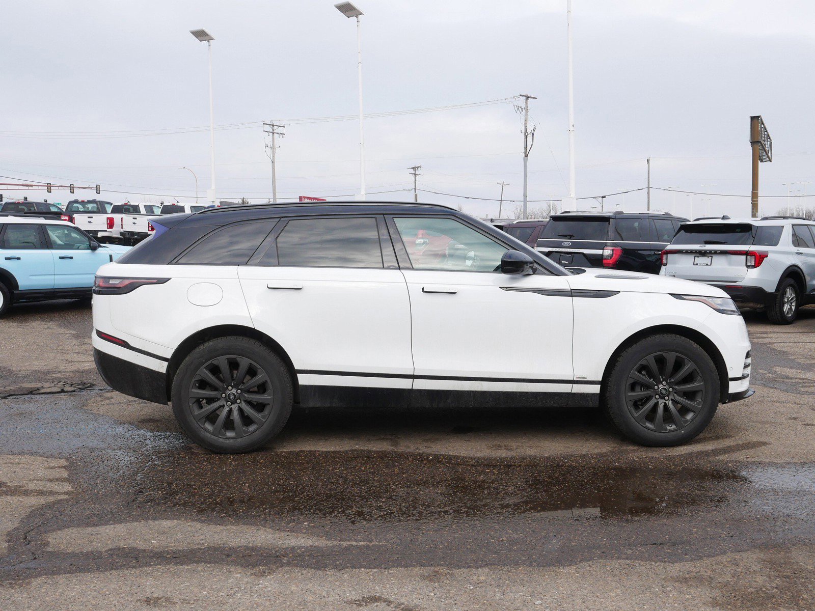Used 2019 Land Rover Range Rover Velar SE with VIN SALYL2EX7KA793542 for sale in Inver Grove Heights, Minnesota