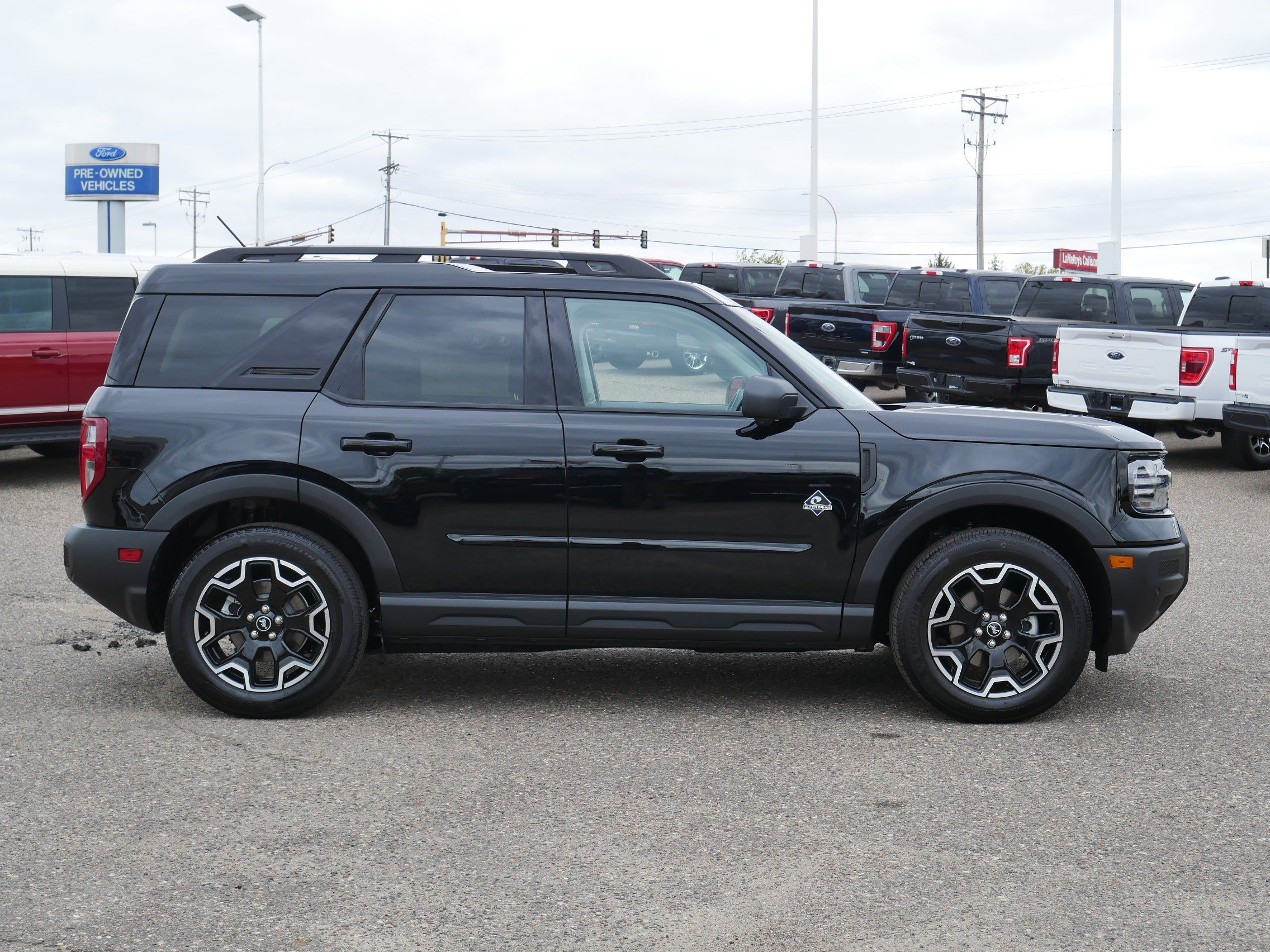 Used 2025 Ford Bronco Sport Outer Banks with VIN 3FMCR9CN0SRE67738 for sale in Inver Grove Heights, Minnesota