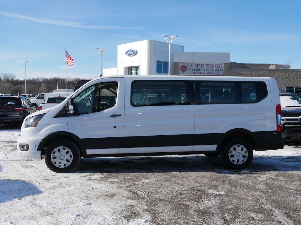 2024 Ford Transit Passenger XLT photo 4