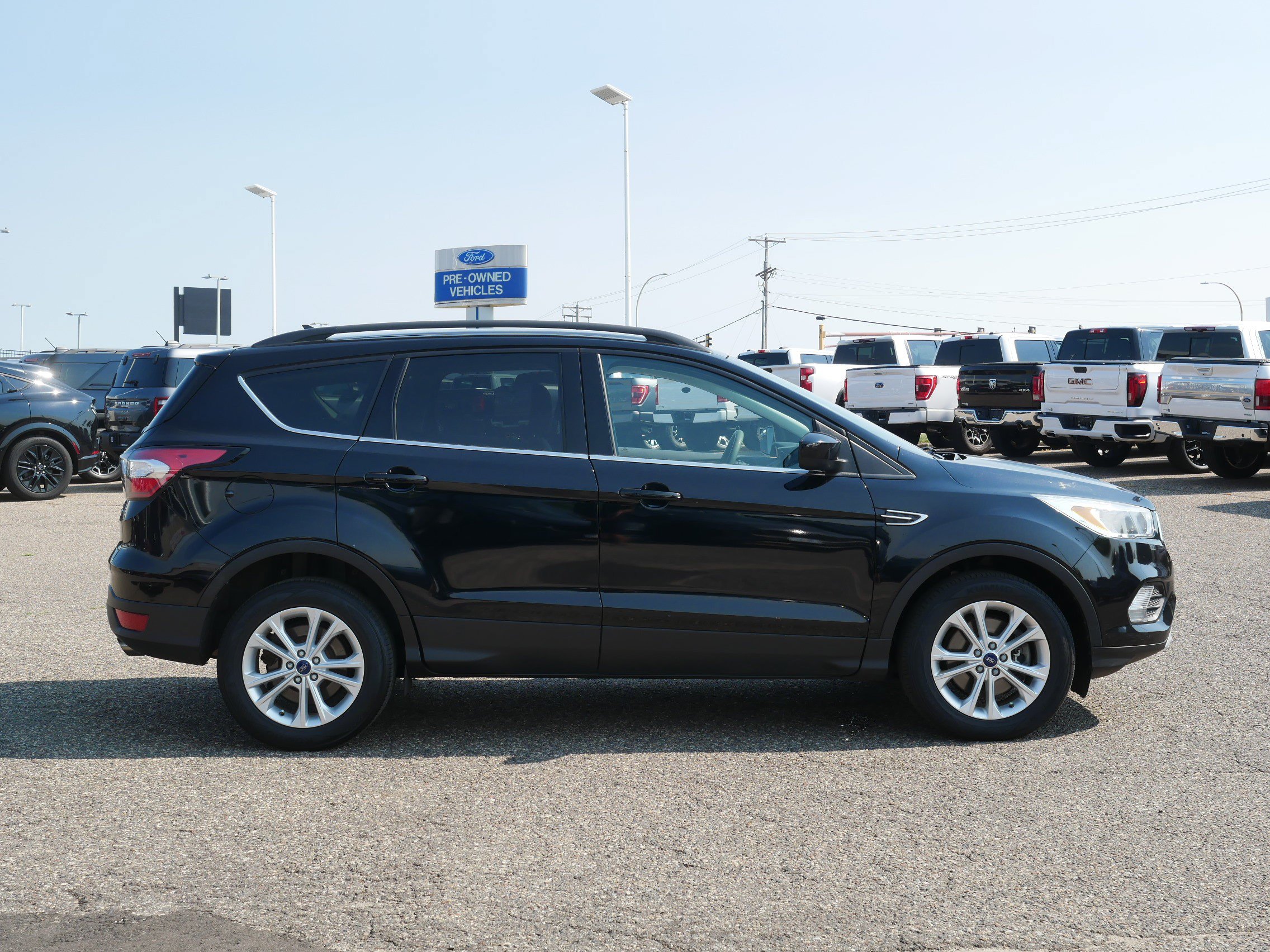 Used 2018 Ford Escape SE with VIN 1FMCU9GD6JUA91859 for sale in Inver Grove Heights, Minnesota