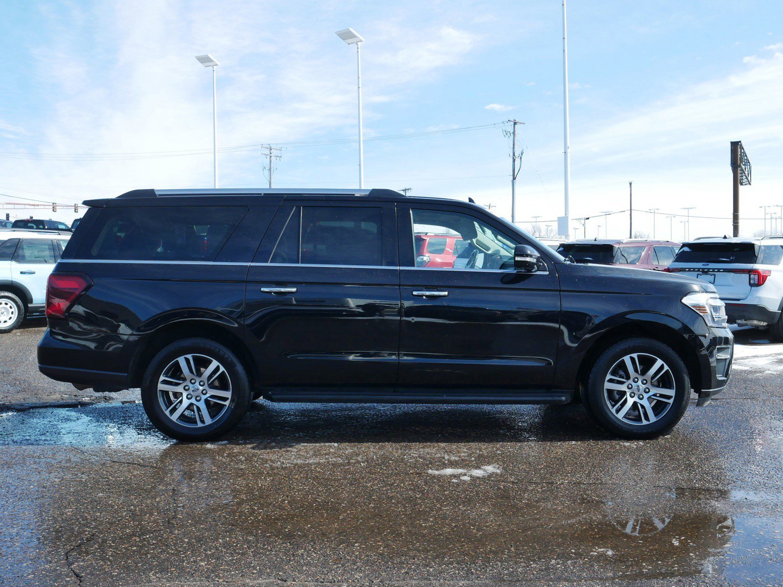 Used 2024 Ford Expedition Limited with VIN 1FMJK2A8XREA42945 for sale in Inver Grove Heights, Minnesota