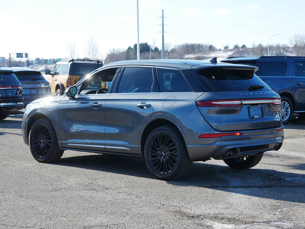 2022 Lincoln Corsair Reserve photo 3