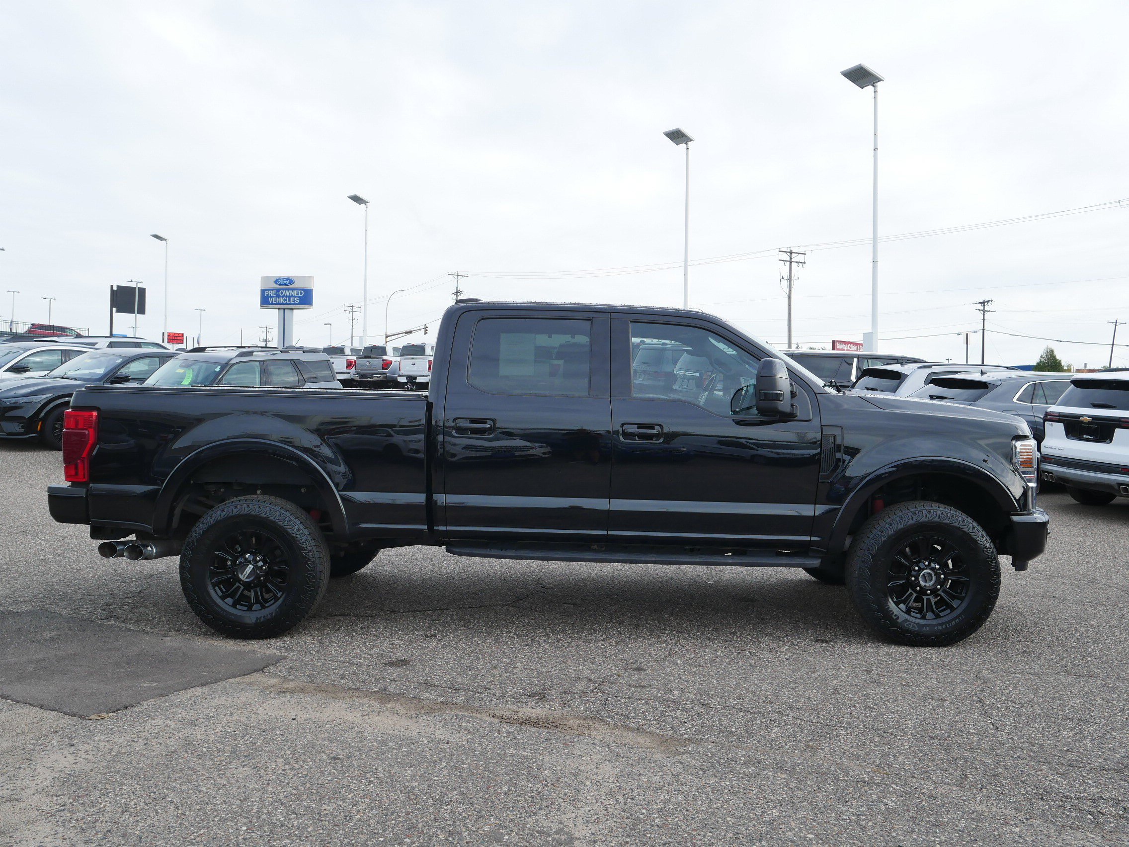 Used 2022 Ford F-350 Super Duty Lariat with VIN 1FT8W3BT7NEC88393 for sale in Inver Grove Heights, Minnesota