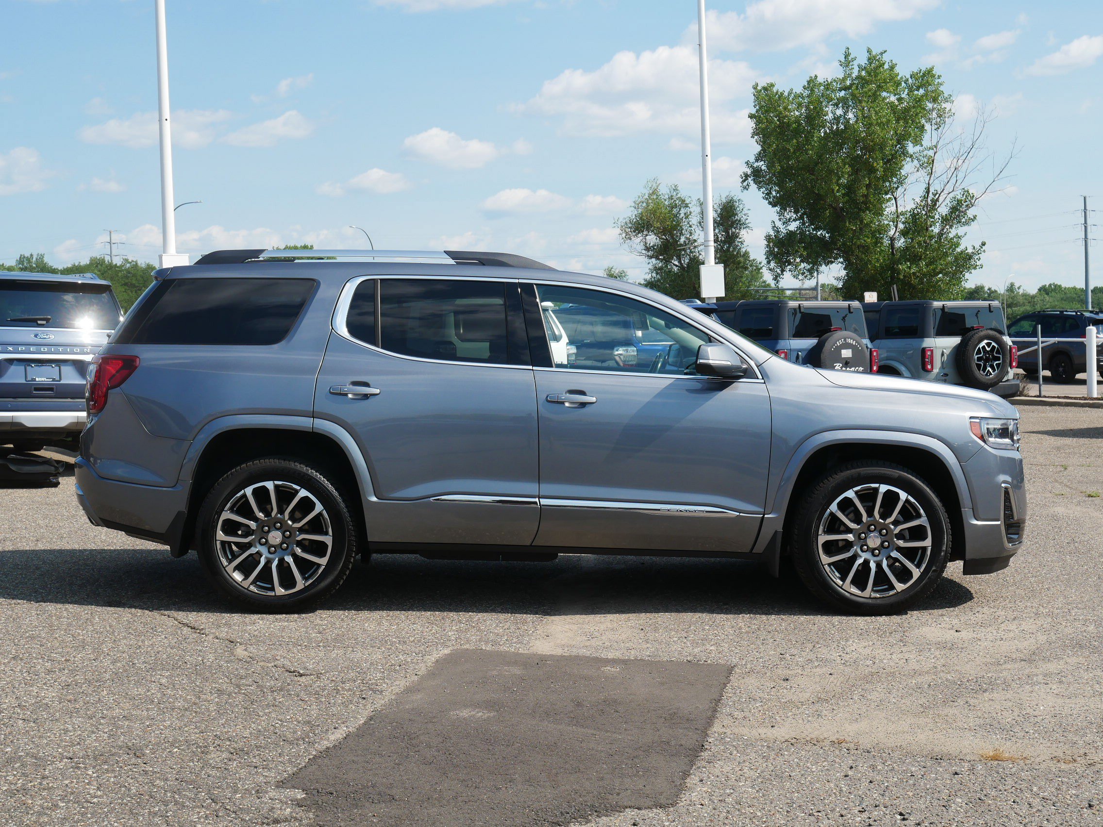 Used 2020 GMC Acadia Denali with VIN 1GKKNXLS8LZ146523 for sale in Inver Grove Heights, Minnesota
