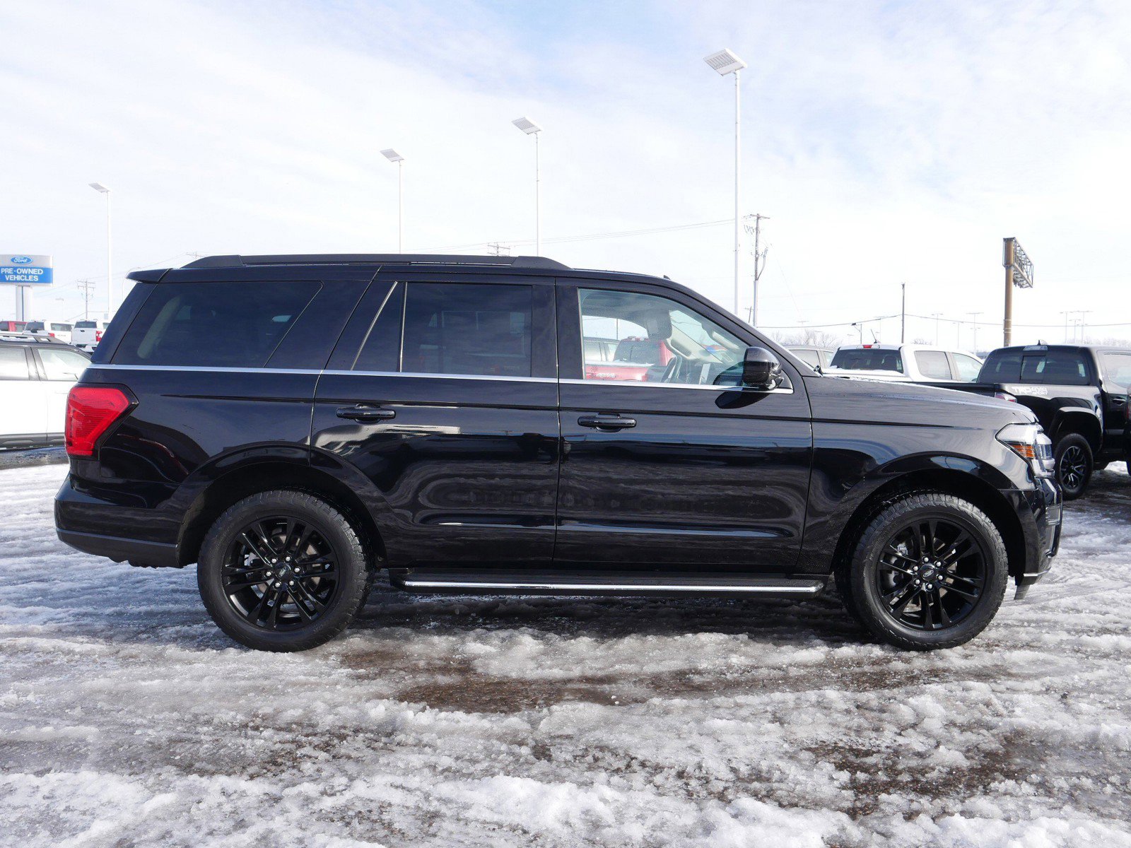 Certified 2022 Ford Expedition XLT with VIN 1FMJU1JT3NEA64255 for sale in Inver Grove Heights, Minnesota
