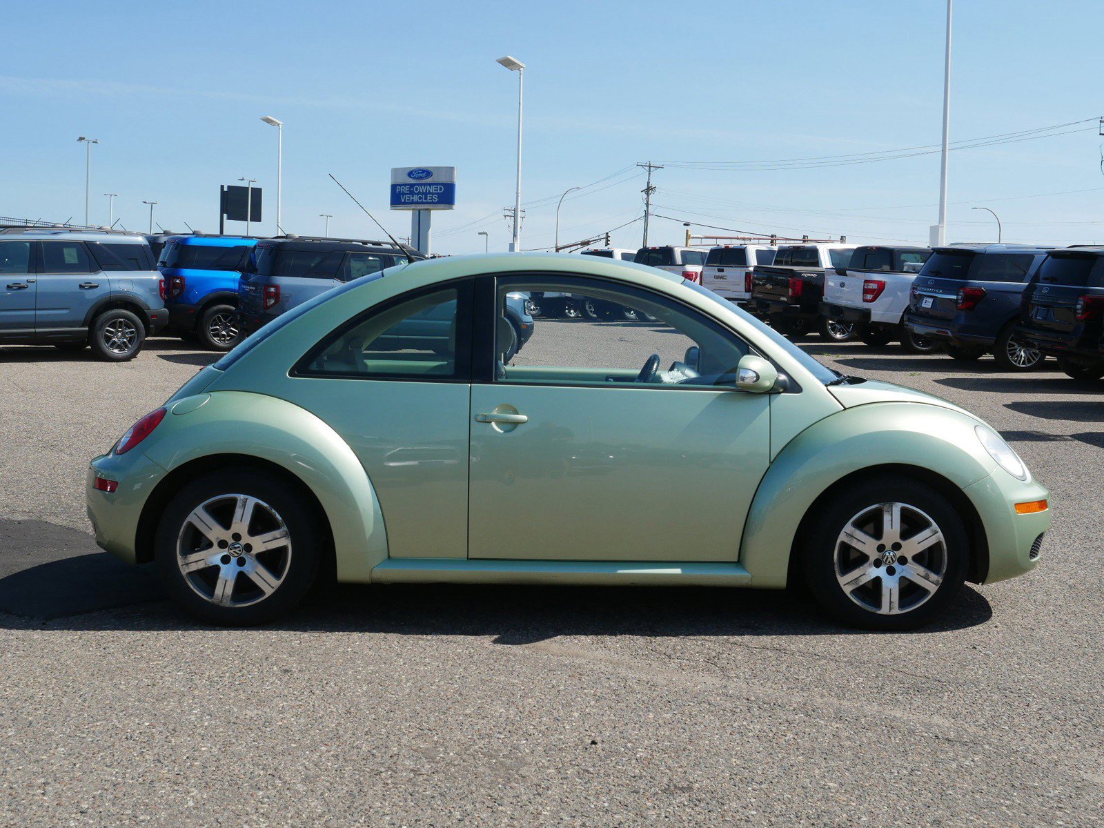 Used 2006 Volkswagen New Beetle 2.5 with VIN 3VWPW31C86M403007 for sale in Inver Grove Heights, Minnesota
