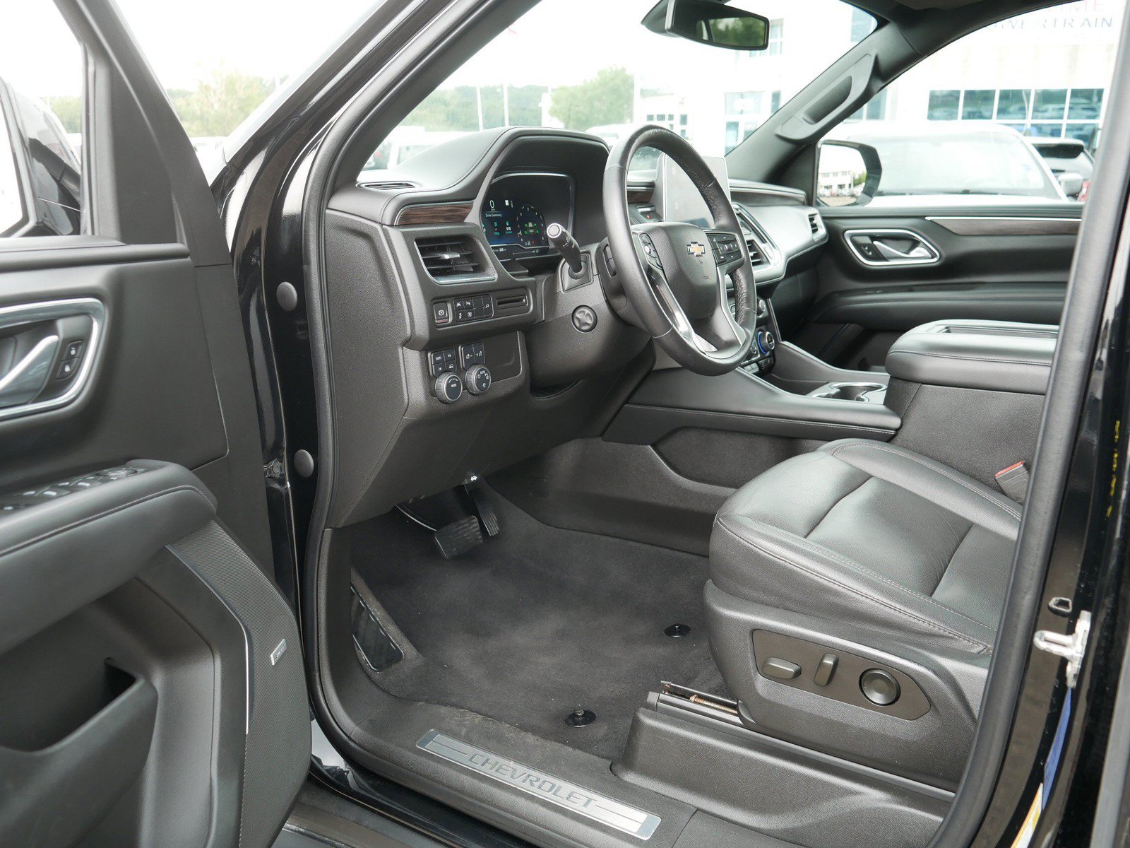 2022 Chevrolet Tahoe LT - Photo 11