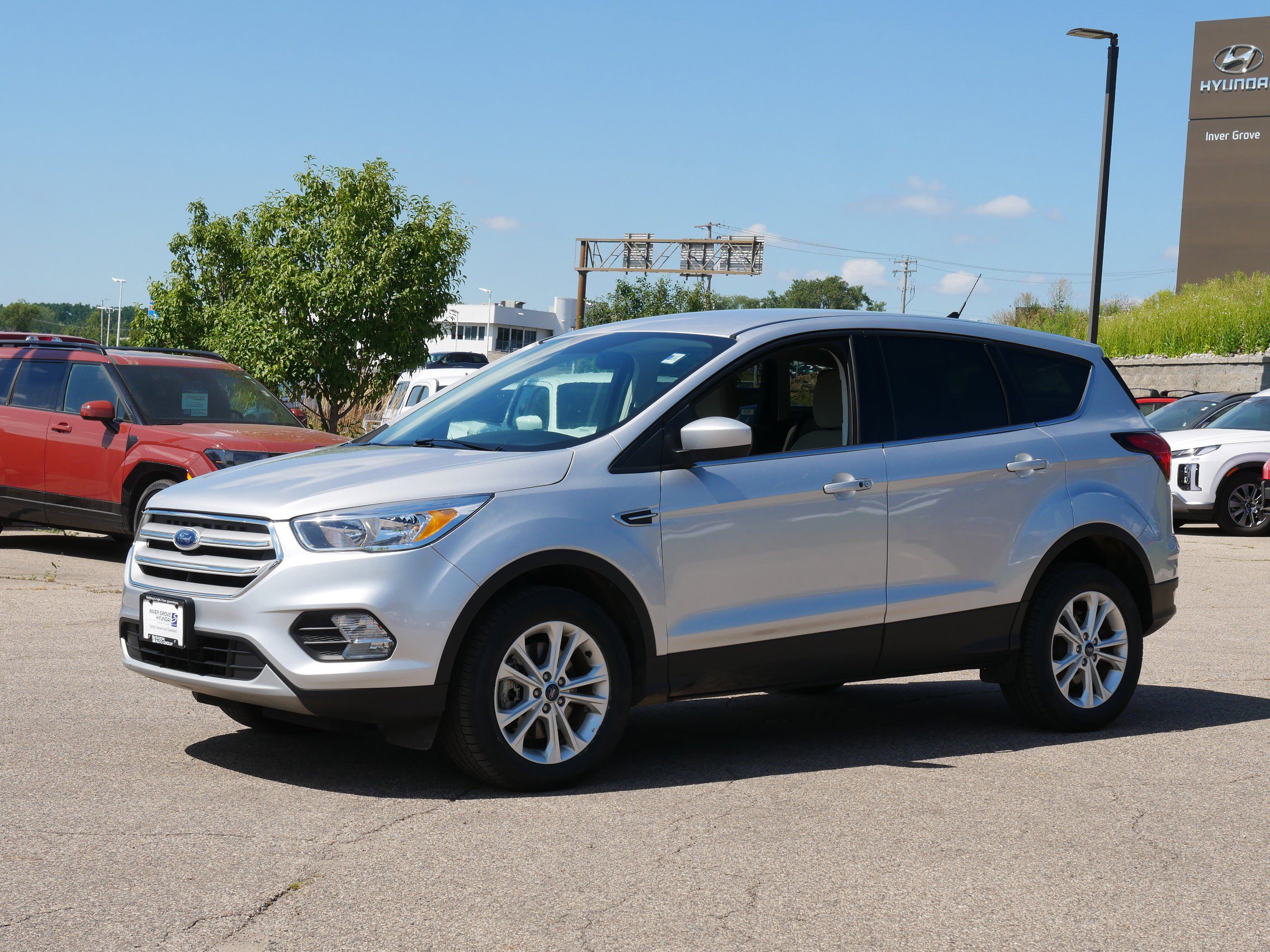 Used 2019 Ford Escape SE with VIN 1FMCU9G94KUA80839 for sale in Inver Grove Heights, Minnesota