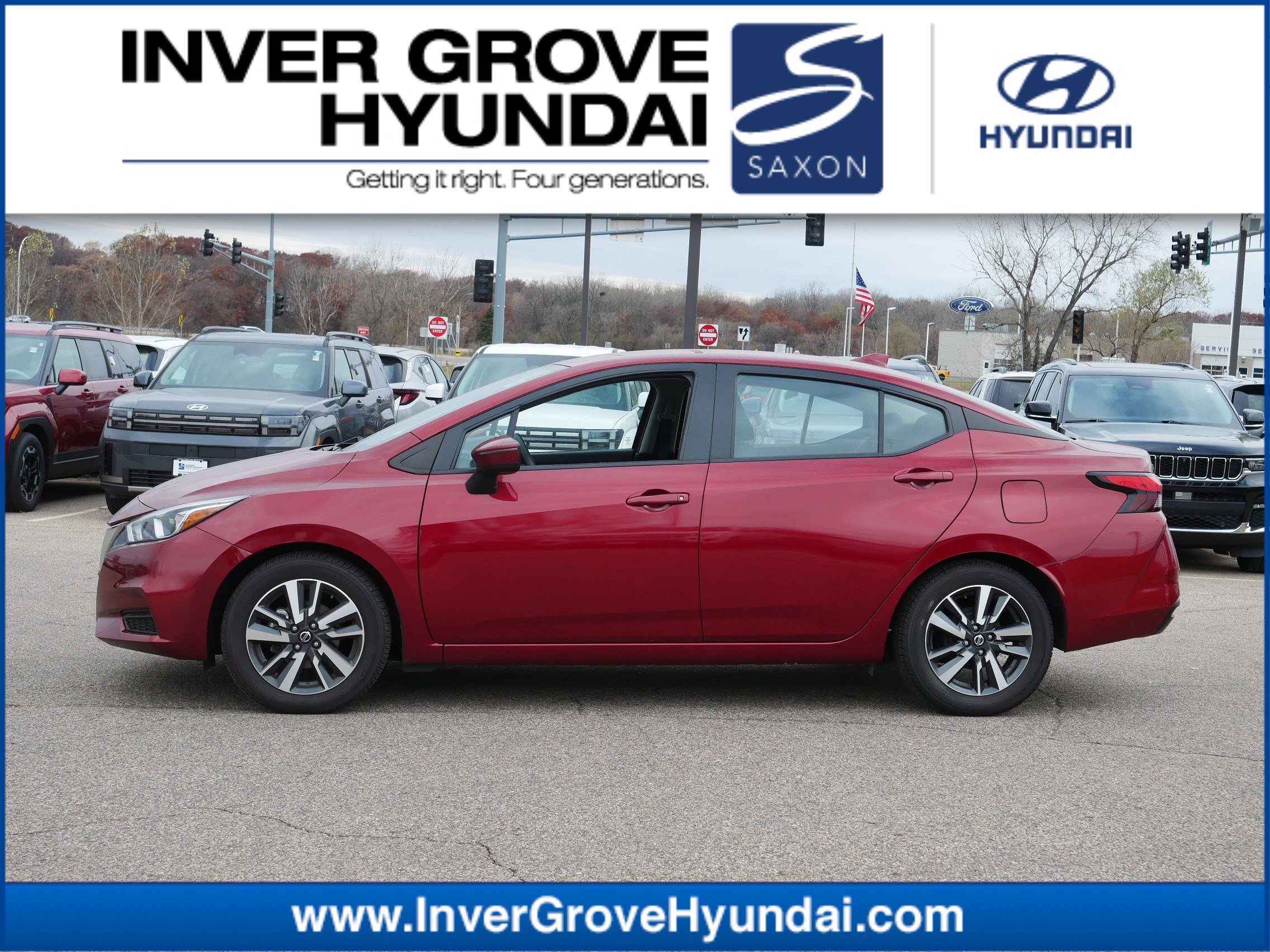 2021 Nissan Versa Sedan SV's photo