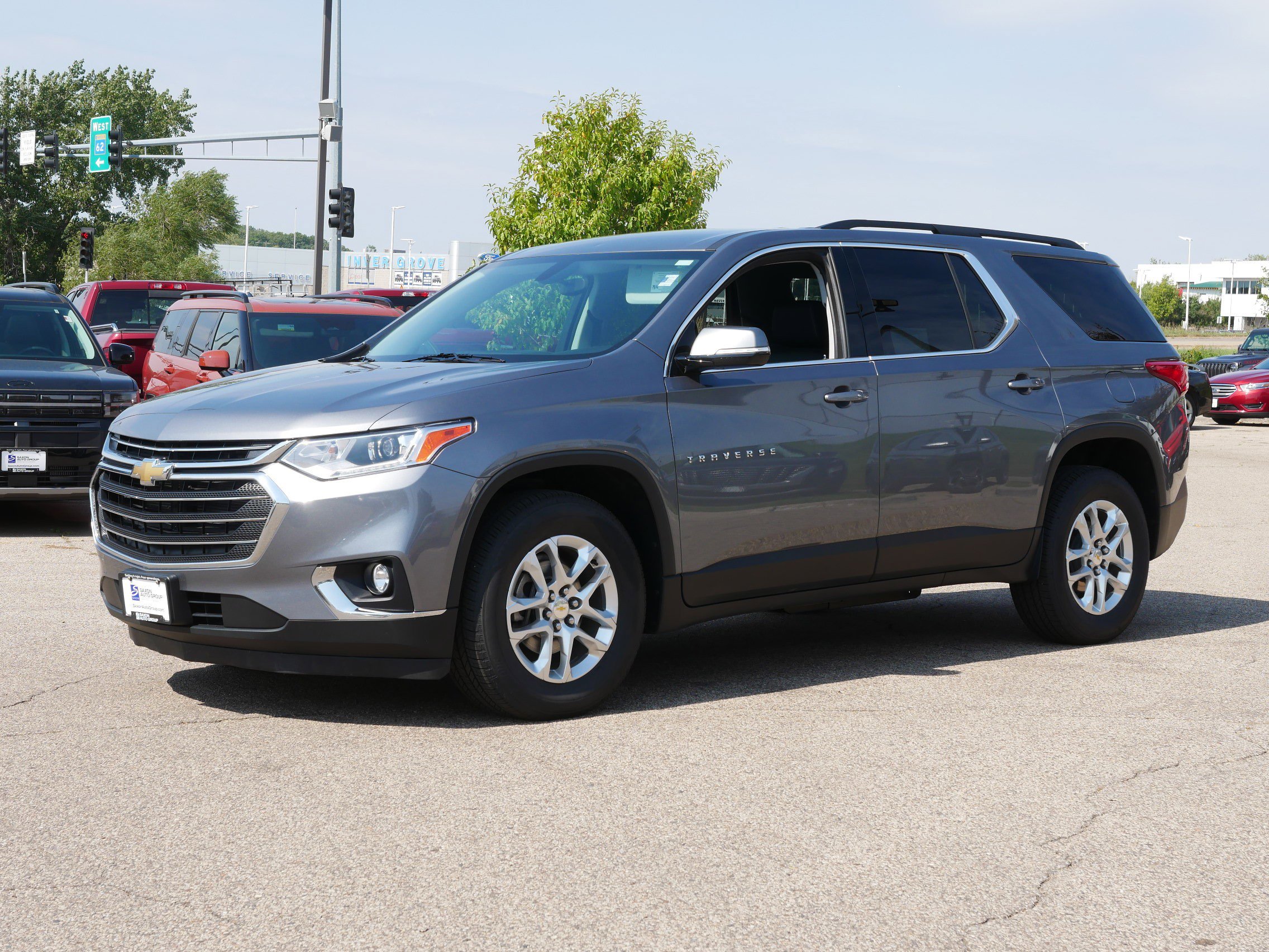 Used 2019 Chevrolet Traverse 3LT with VIN 1GNEVHKW6KJ292930 for sale in Inver Grove Heights, Minnesota