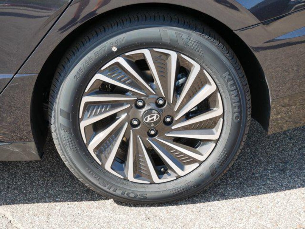 New 2025 Hyundai Sonata Hybrid SEL Sedan