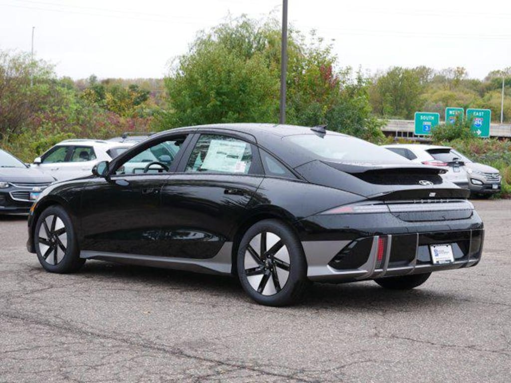 New 2025 Hyundai IONIQ 6 SE Sedan