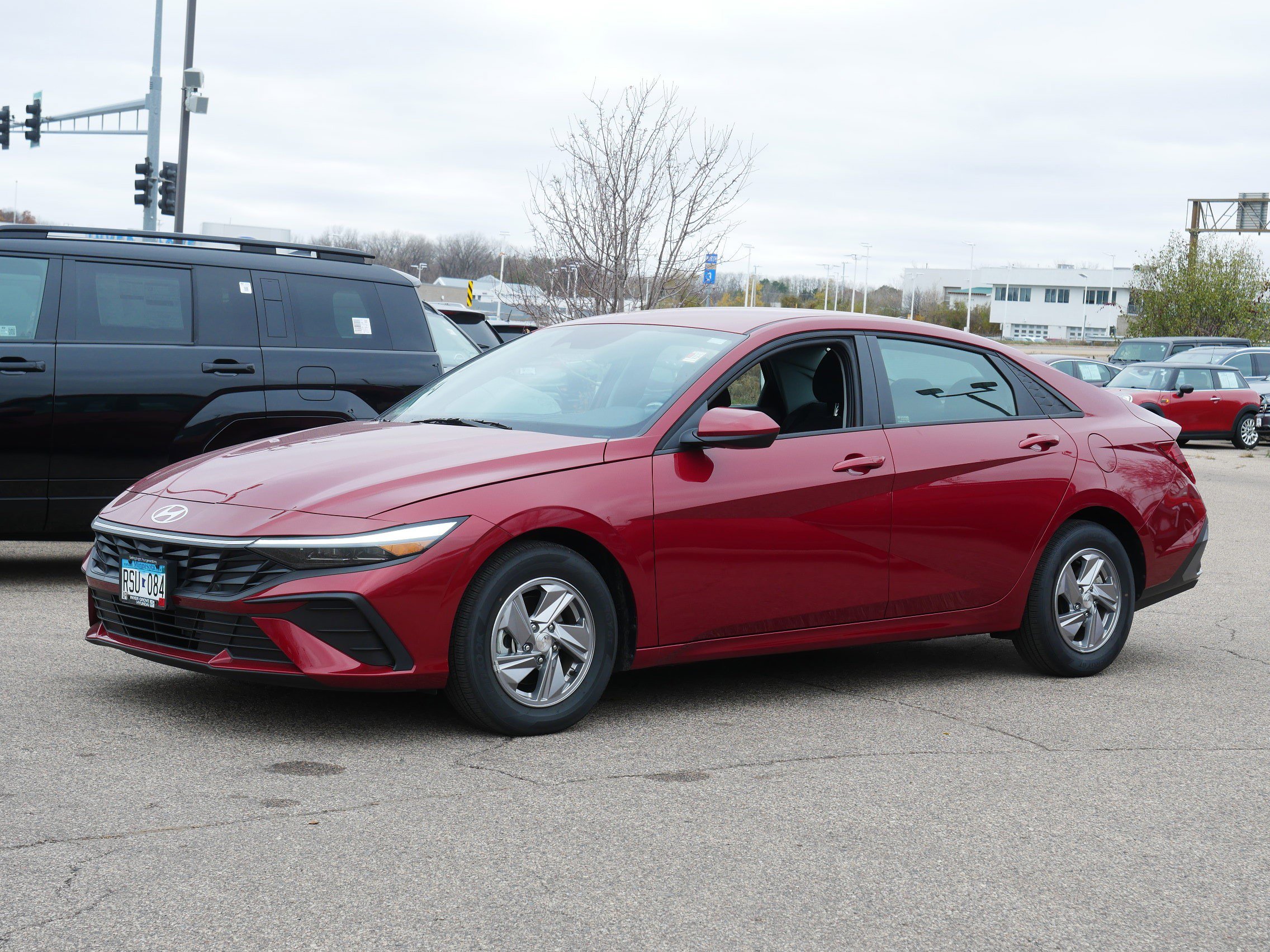 Certified 2025 Hyundai Elantra SE with VIN KMHLL4DG3SU856242 for sale in Inver Grove Heights, Minnesota