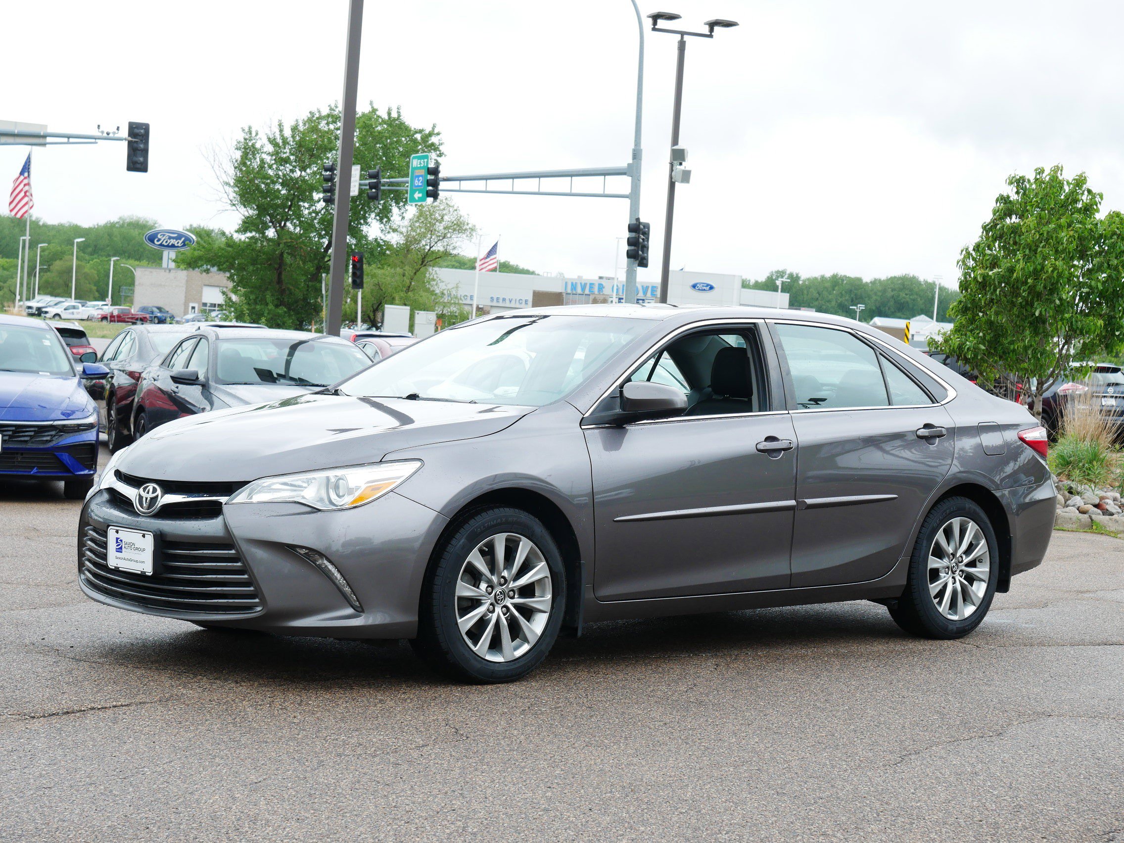 Used 2016 Toyota Camry XLE with VIN 4T1BF1FK6GU508879 for sale in Inver Grove, Minnesota