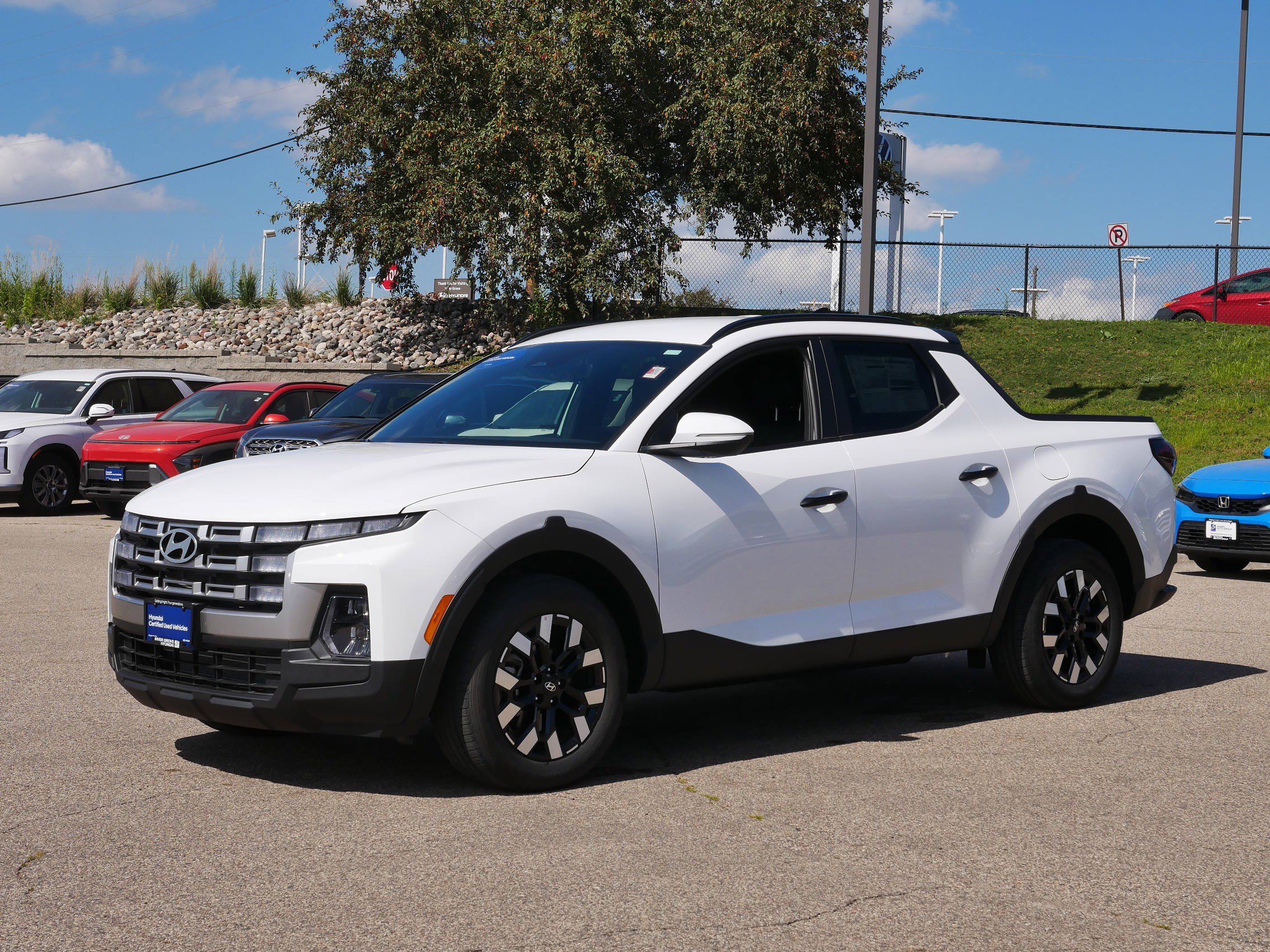 Certified 2025 Hyundai Santa Cruz SEL with VIN 5NTJBDDE5SH134134 for sale in Inver Grove Heights, Minnesota