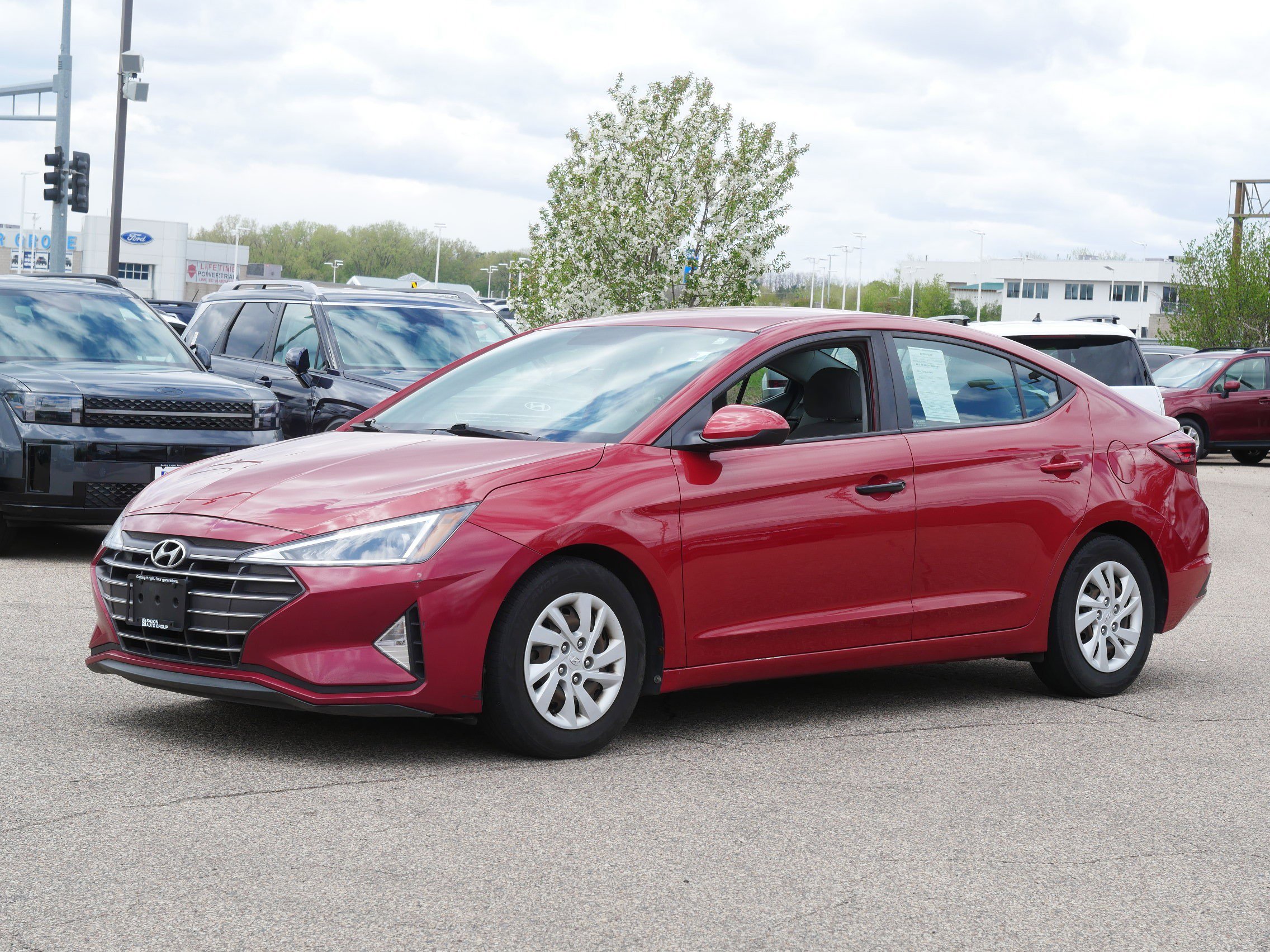 Used 2019 Hyundai Elantra SE with VIN 5NPD74LF9KH433665 for sale in Inver Grove Heights, Minnesota
