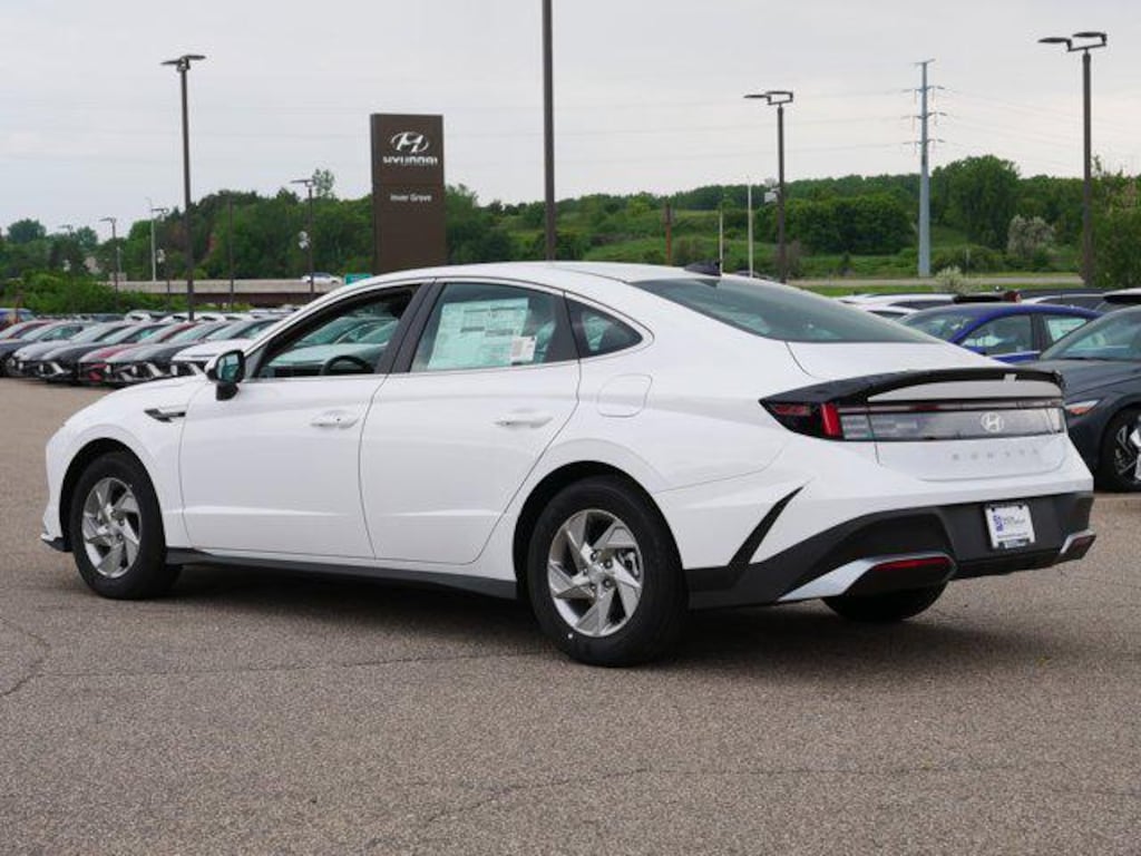 New 2025 Hyundai Sonata SE Sedan