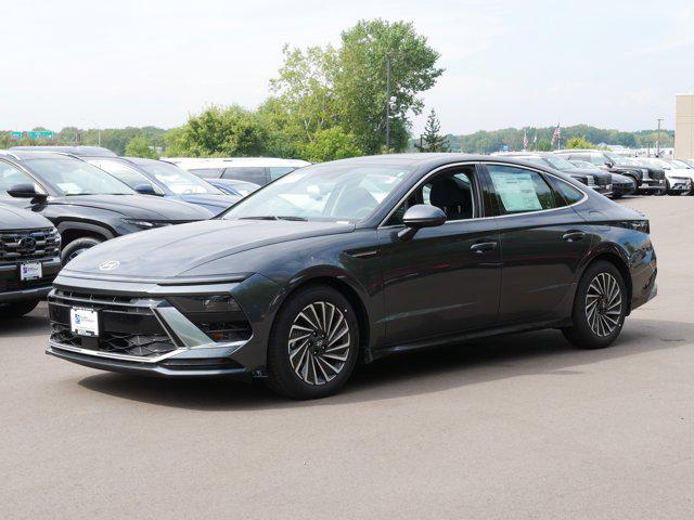 2026 Hyundai Sonata Hybrid SEL photo 2