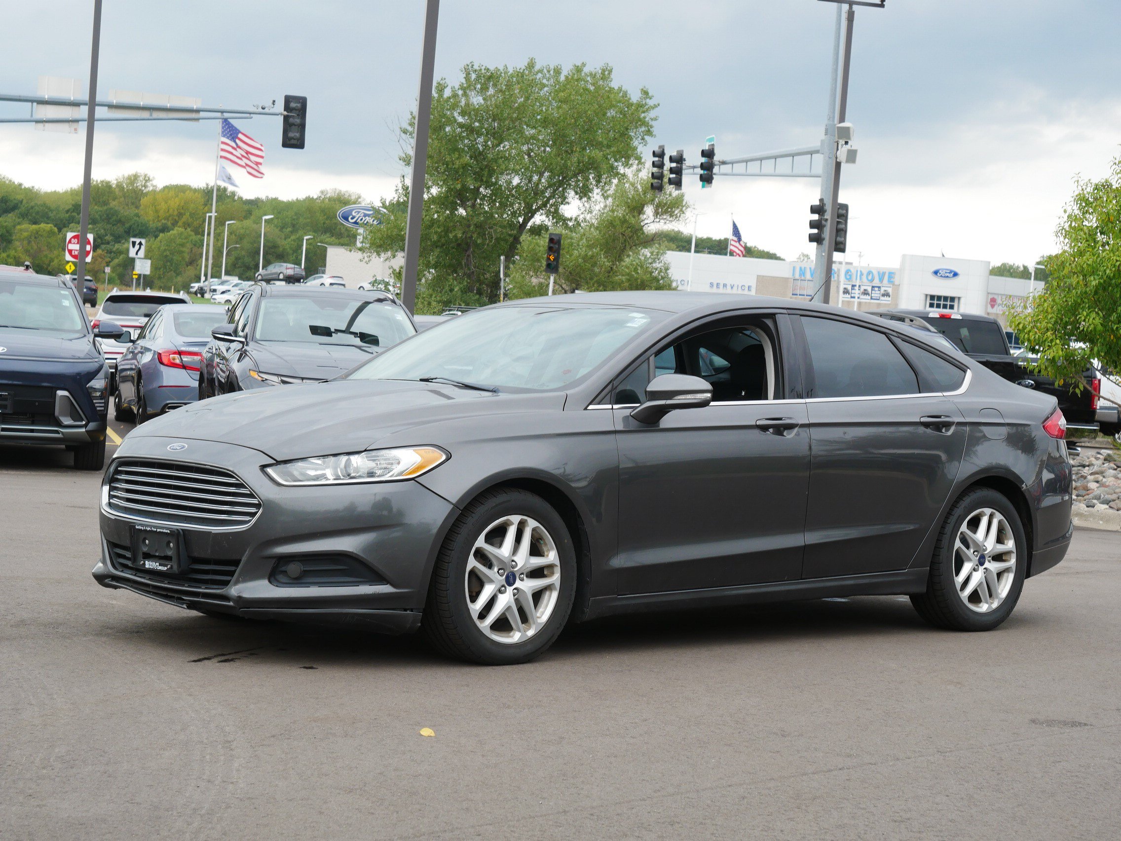 Used 2015 Ford Fusion SE with VIN 3FA6P0H7XFR305429 for sale in Inver Grove Heights, Minnesota