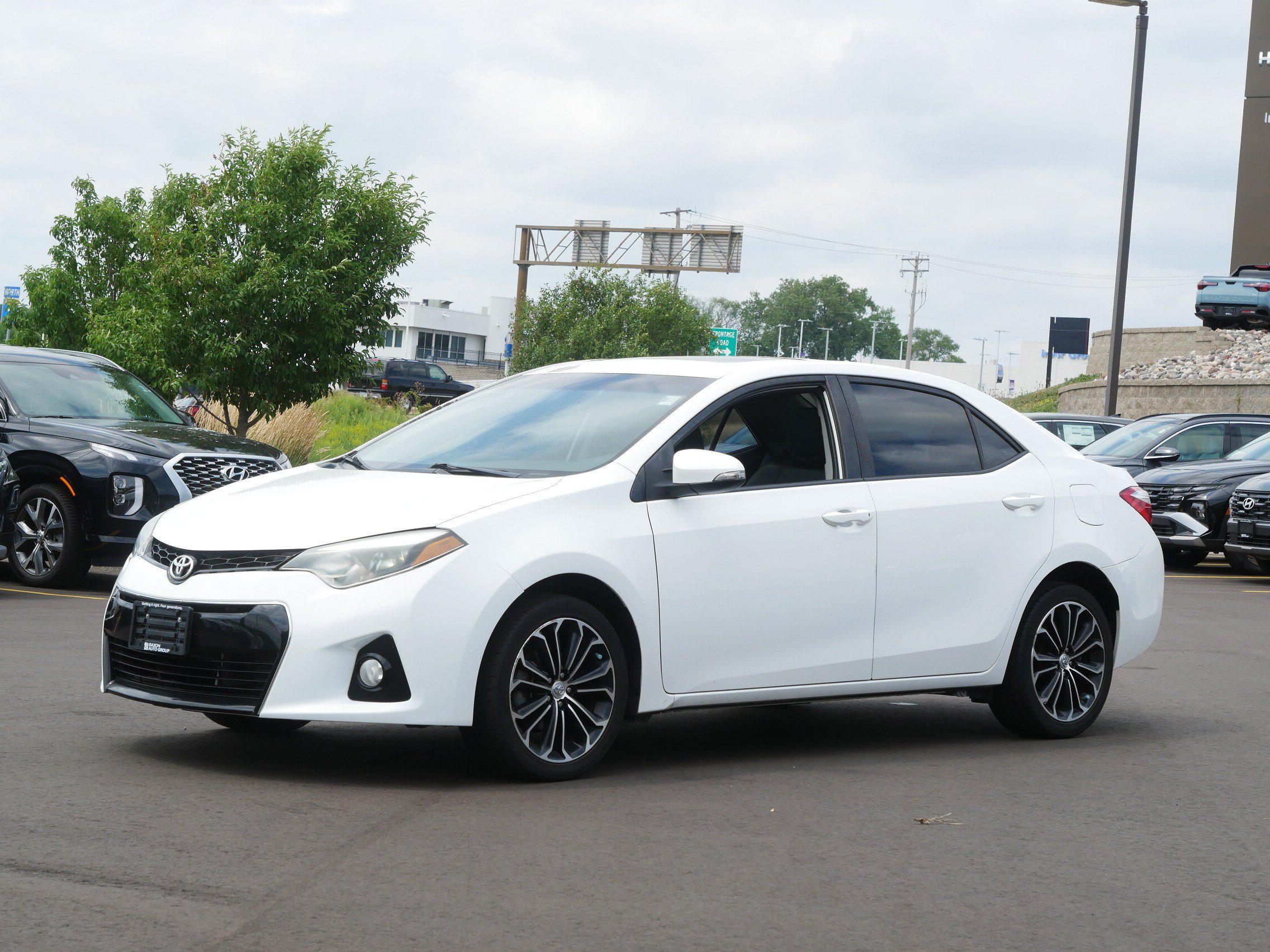 Used 2015 Toyota Corolla S Plus with VIN 5YFBURHE2FP185572 for sale in Inver Grove Heights, Minnesota