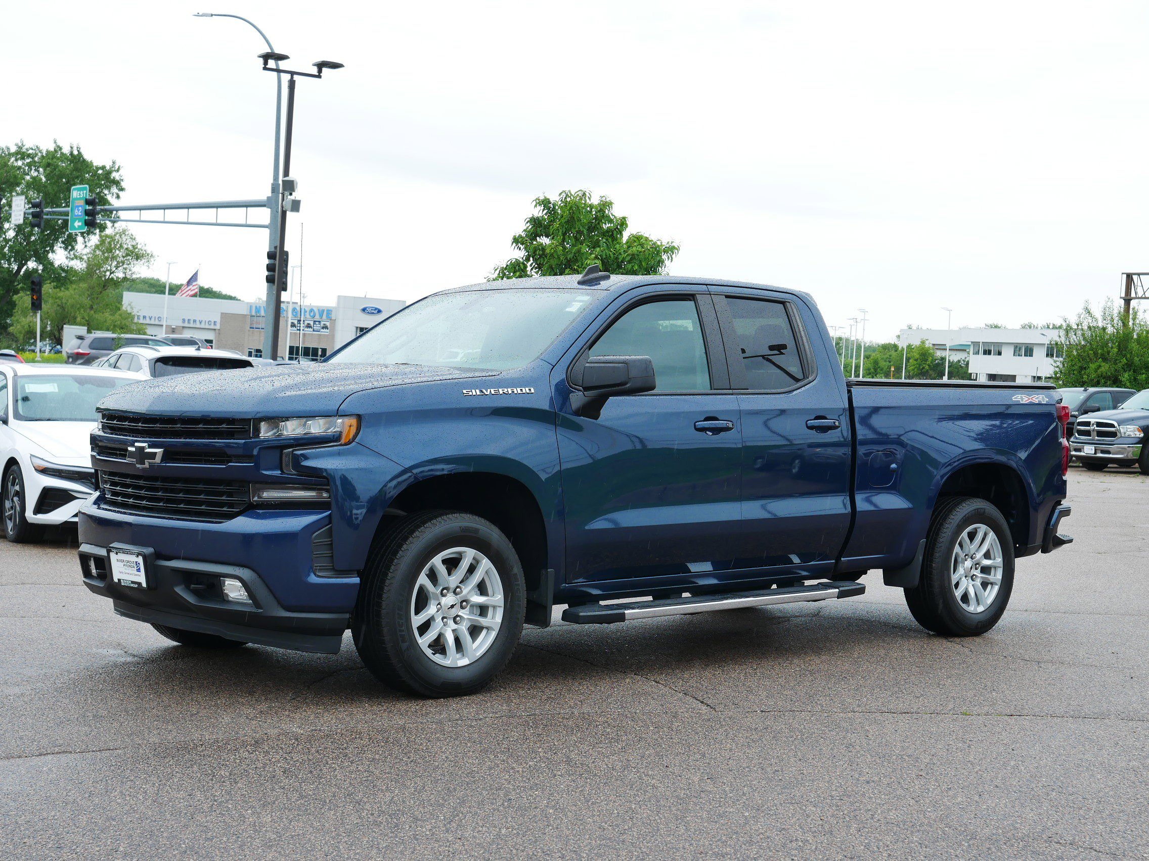 Used 2019 Chevrolet Silverado 1500 RST with VIN 1GCRYEED1KZ235143 for sale in Inver Grove, Minnesota
