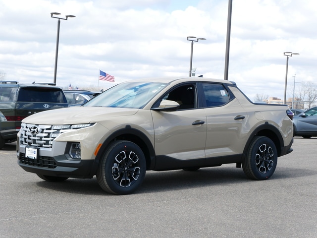 Used 2024 Hyundai Santa Cruz SEL with VIN 5NTJBDDE8RH111134 for sale in Inver Grove, MN