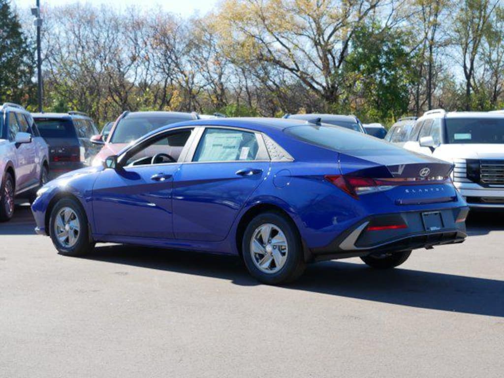 New 2026 Hyundai Elantra SE Sedan