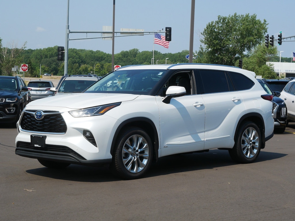 Used 2022 Toyota Highlander Hybrid Limited SUV