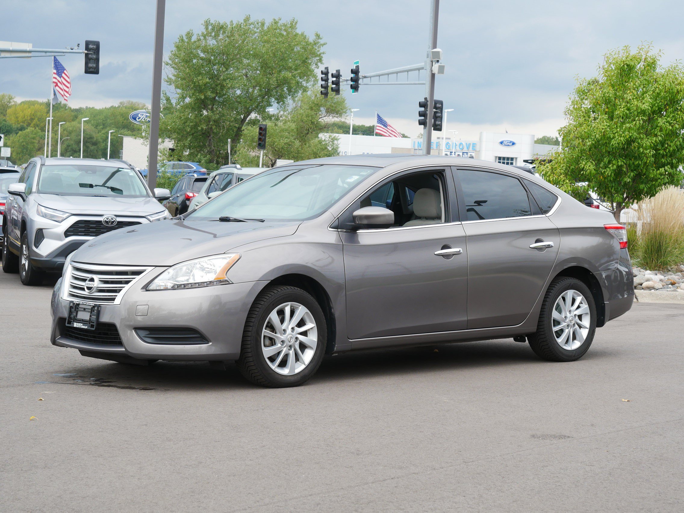 Used 2015 Nissan Sentra SV with VIN 3N1AB7AP7FY269133 for sale in Inver Grove Heights, Minnesota
