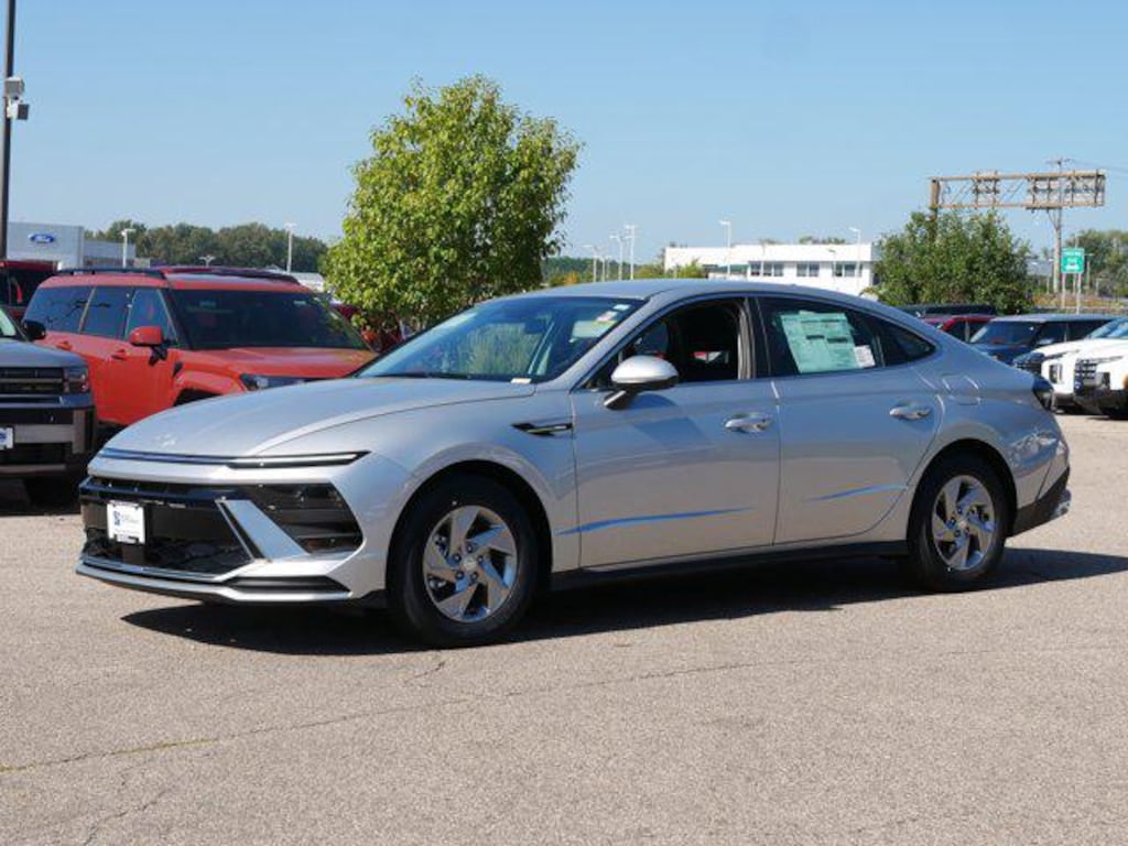 New 2025 Hyundai Sonata SE Sedan