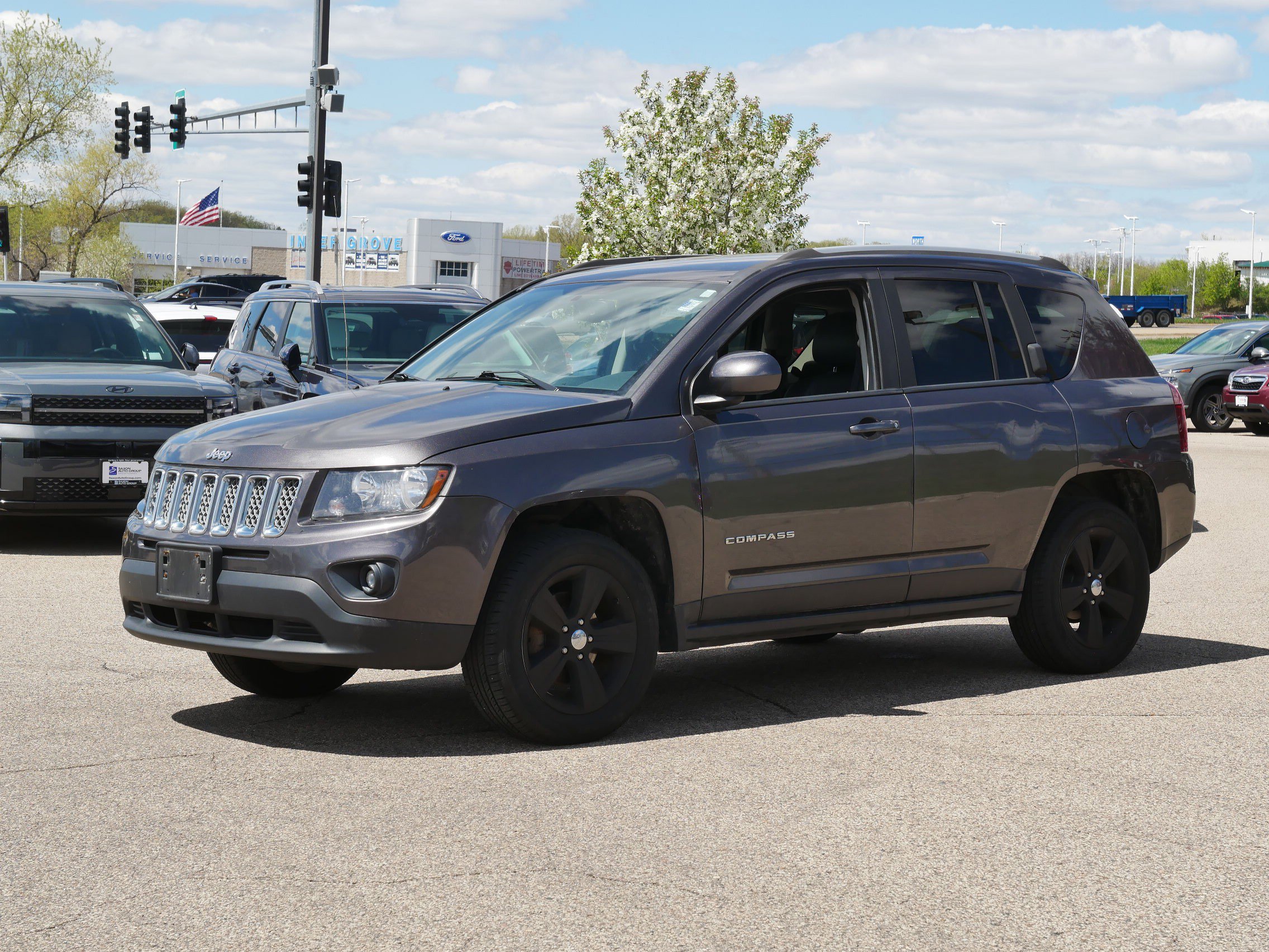 Used 2016 Jeep Compass Latitude with VIN 1C4NJDEB4GD687295 for sale in Inver Grove Heights, Minnesota