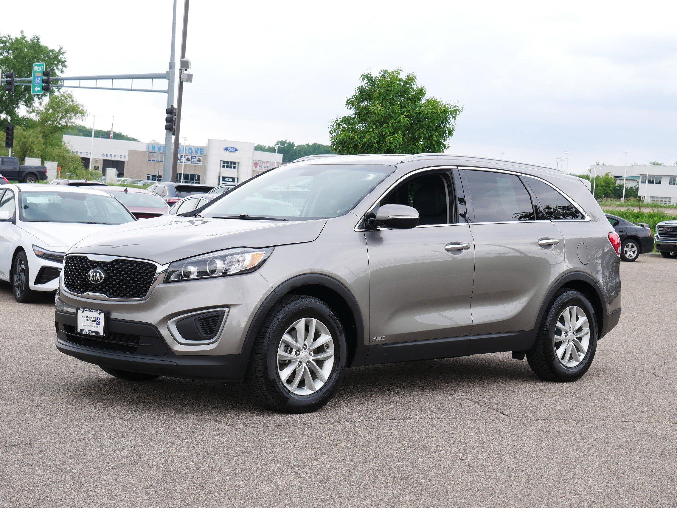 Used 2016 Kia Sorento LX with VIN 5XYPGDA37GG058850 for sale in Inver Grove, Minnesota