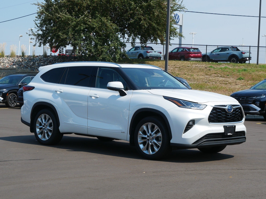 Used 2022 Toyota Highlander Hybrid Limited SUV