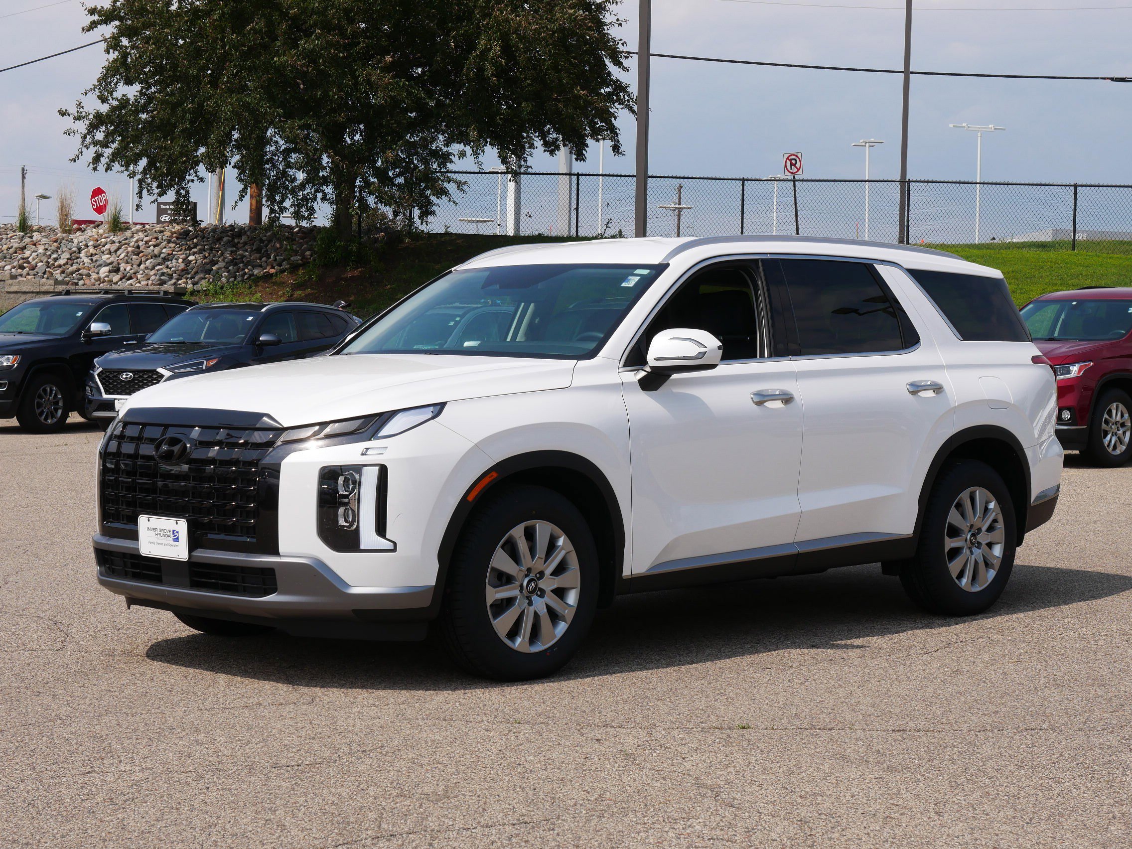 Used 2023 Hyundai Palisade SEL with VIN KM8R2DGE5PU583268 for sale in Inver Grove, Minnesota