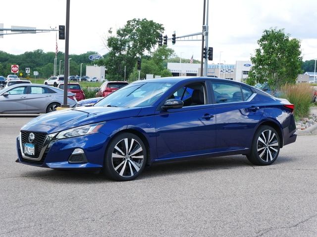 Used 2019 Nissan Altima SR with VIN 1N4BL4CW3KC188687 for sale in Inver Grove, Minnesota