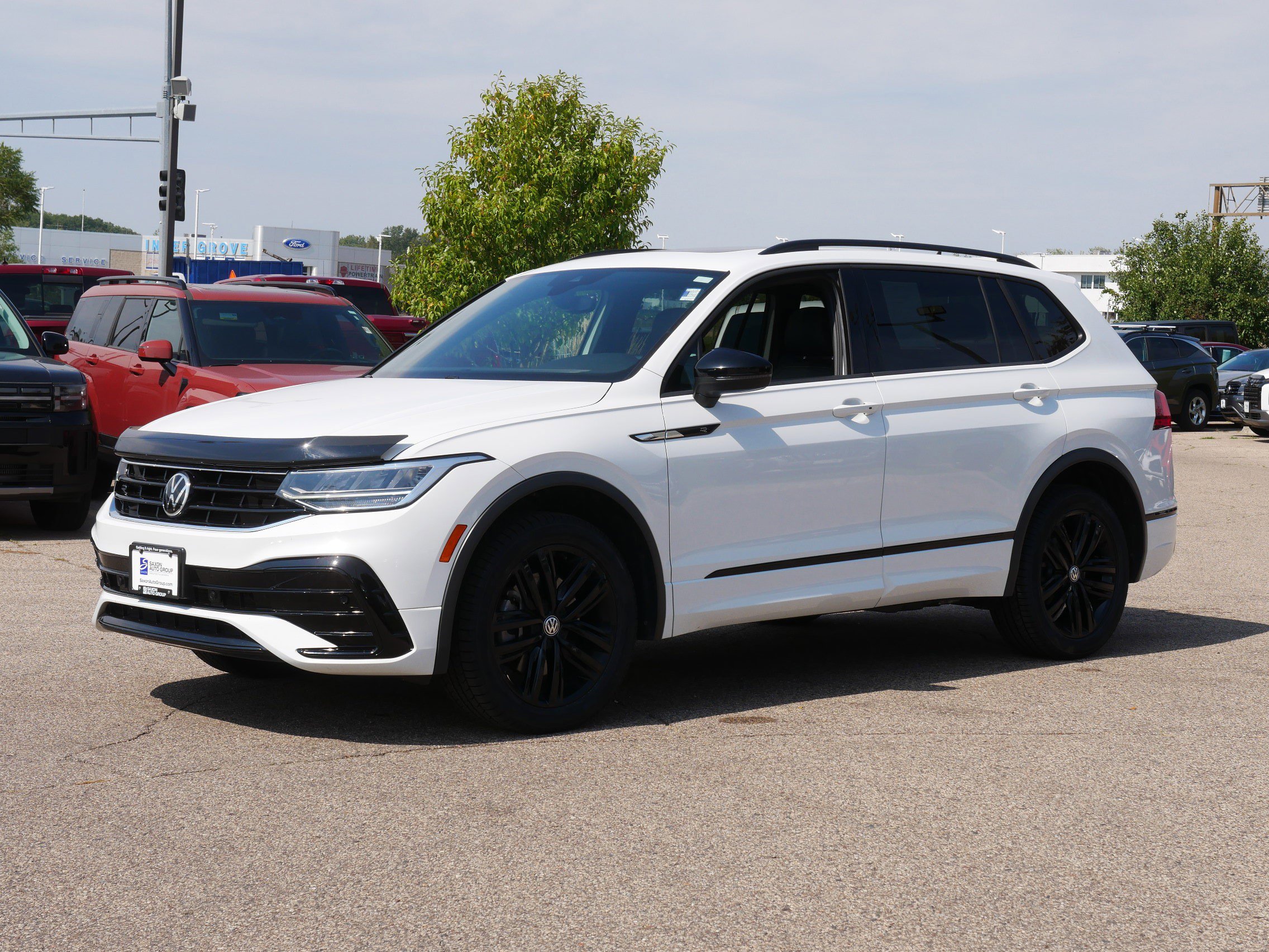 Used 2022 Volkswagen Tiguan SE R-LINE BLACK with VIN 3VV8B7AX0NM005836 for sale in Inver Grove Heights, Minnesota
