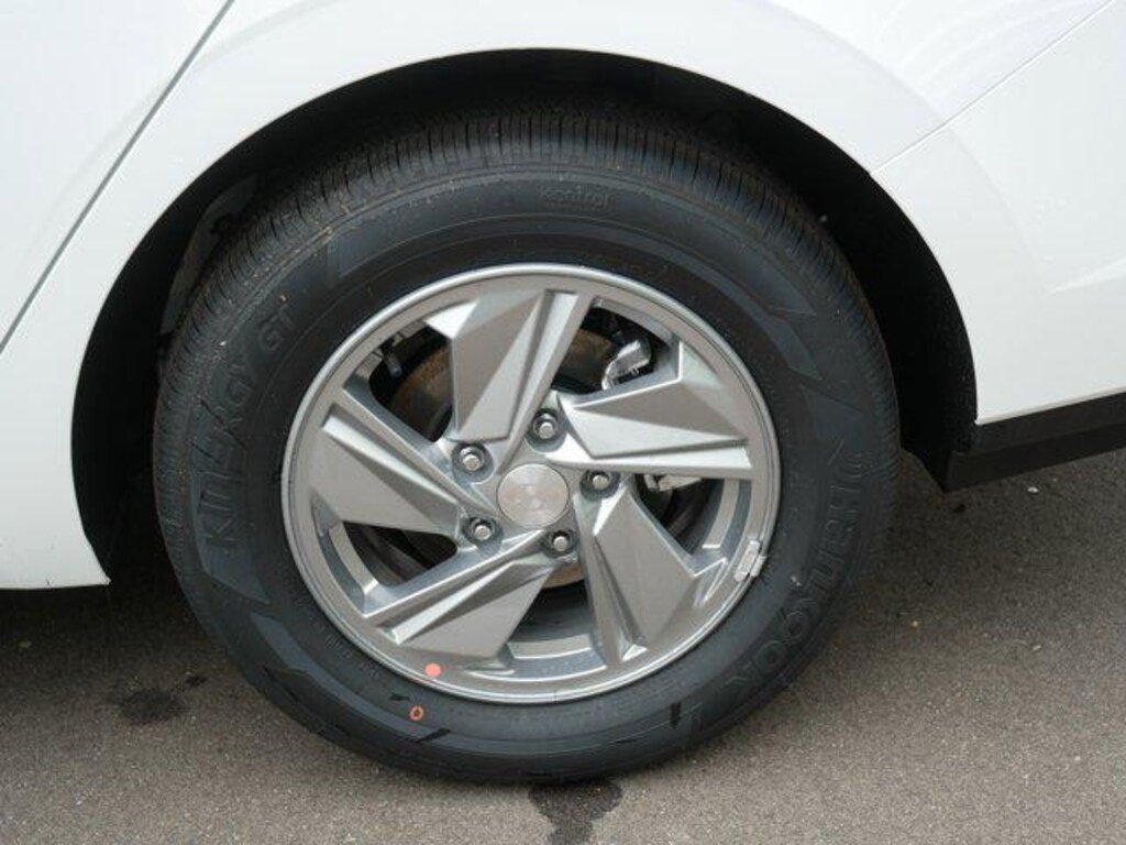New 2026 Hyundai Elantra SE Sedan