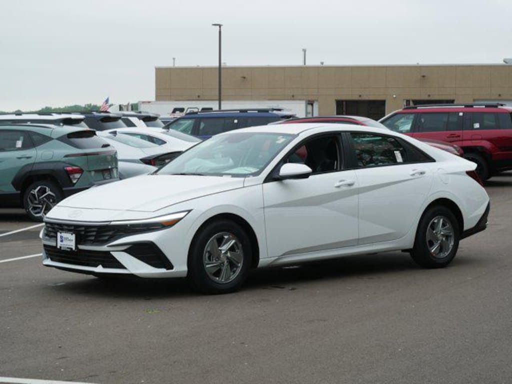 New 2026 Hyundai Elantra SE Sedan