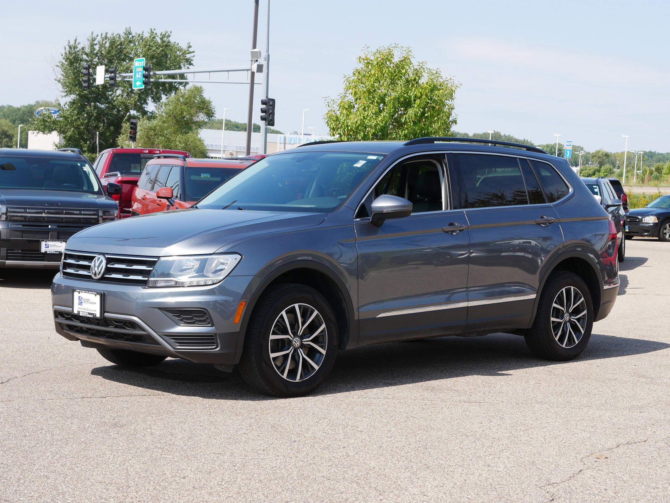 Used 2020 Volkswagen Tiguan SE with VIN 3VV2B7AX1LM004052 for sale in Inver Grove Heights, Minnesota