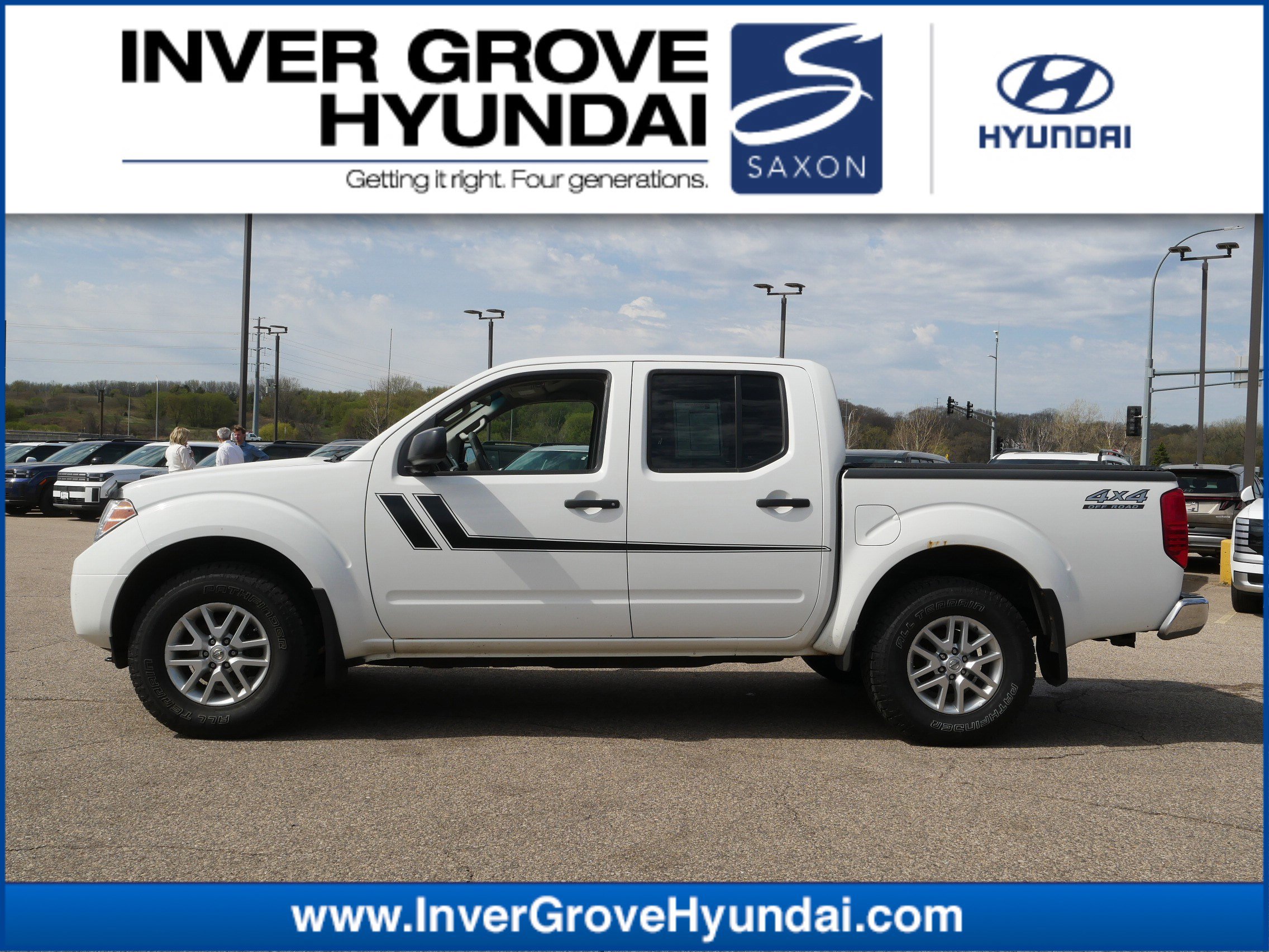 2016 Nissan Frontier 4.0 SV Crew Cab 4X4 AT SWB's photo