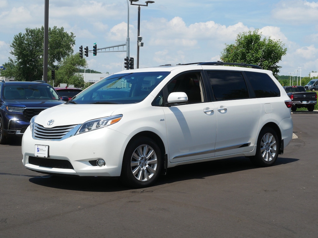 Used 2017 Toyota Sienna Limited Premium Minivan/Van