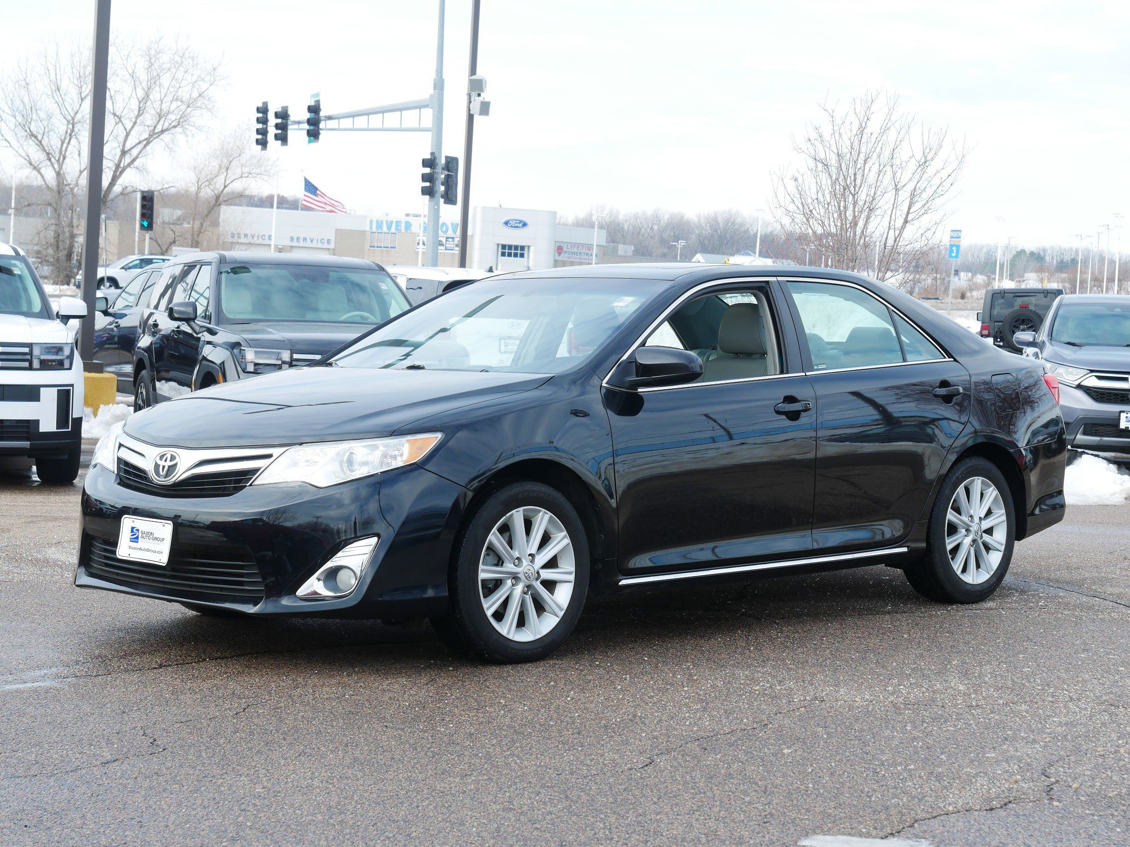 Used 2014 Toyota Camry XLE with VIN 4T4BF1FK6ER358923 for sale in Inver Grove Heights, Minnesota