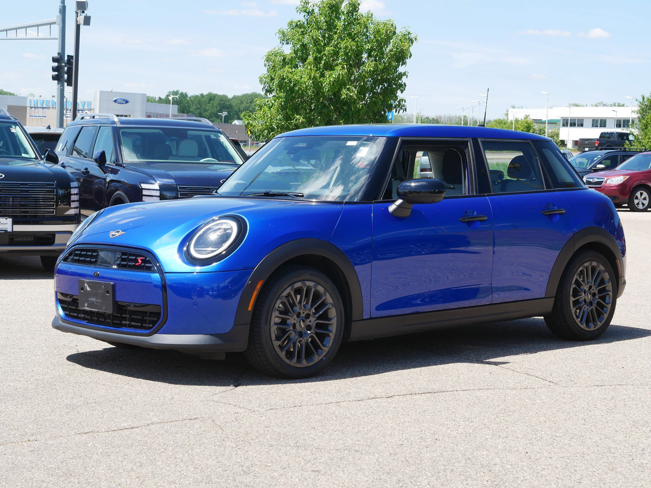 Used 2025 MINI Hardtop 4 Door S with VIN WMW53GD08S2W97146 for sale in Inver Grove Heights, Minnesota