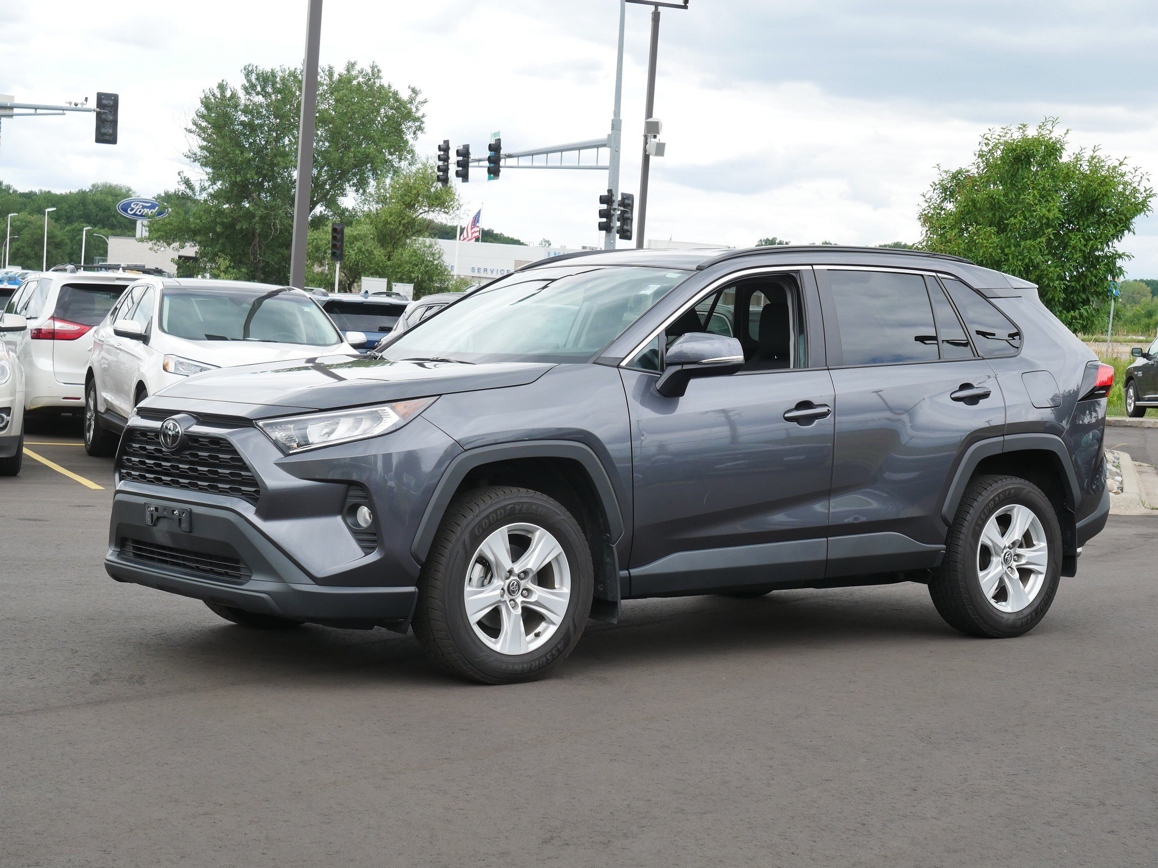Used 2020 Toyota RAV4 XLE with VIN 2T3P1RFV7LC122763 for sale in Inver Grove Heights, Minnesota