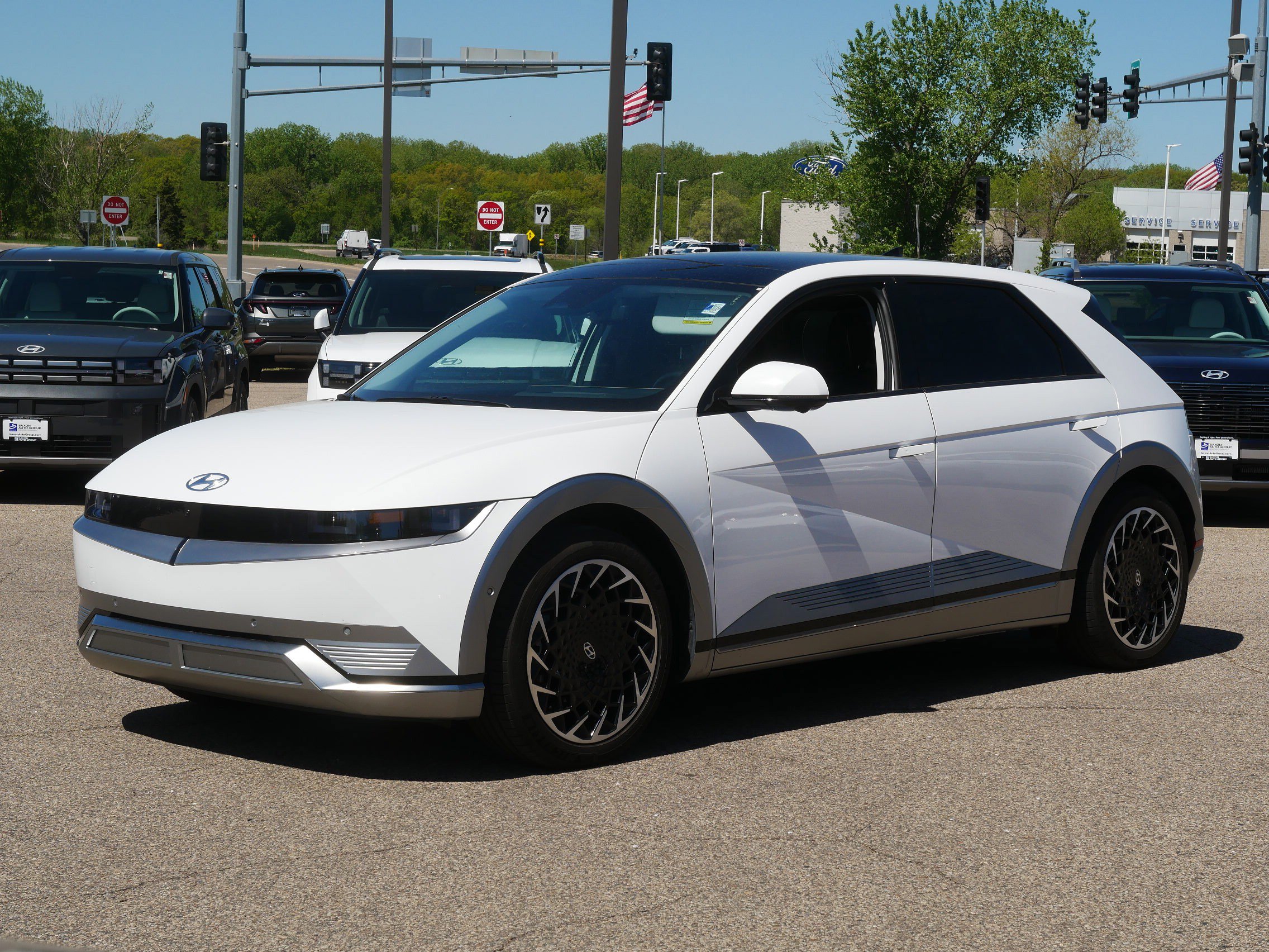Used 2024 Hyundai IONIQ 5 Limited with VIN KM8KRDDF5RU267379 for sale in Inver Grove Heights, MN