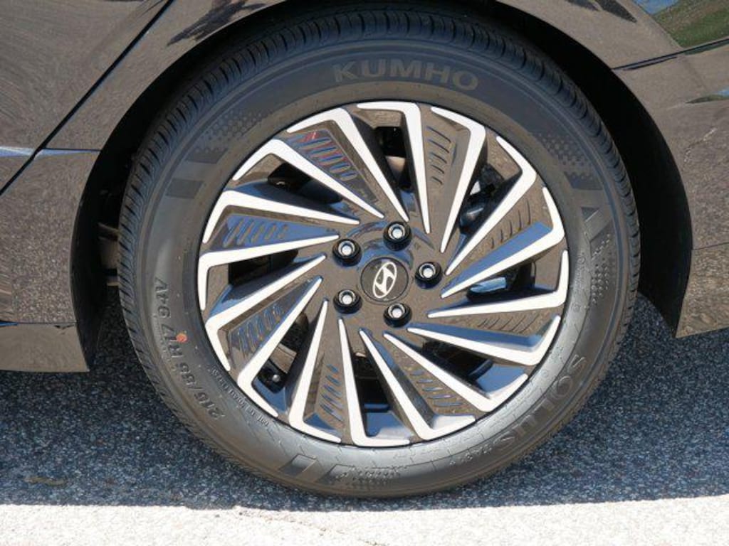 New 2025 Hyundai Sonata Hybrid Limited Sedan