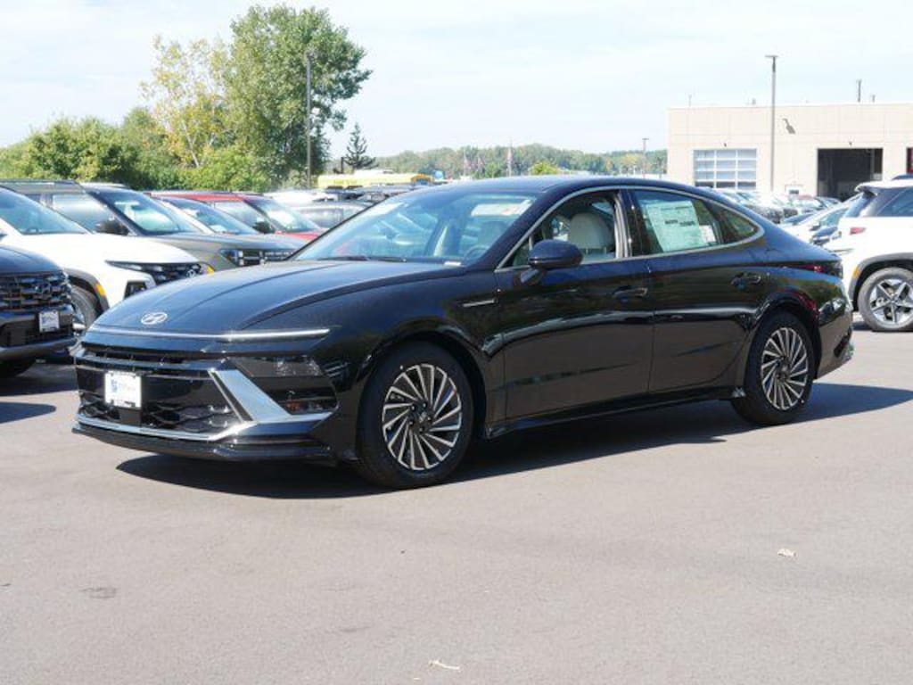 New 2025 Hyundai Sonata Hybrid SEL Sedan